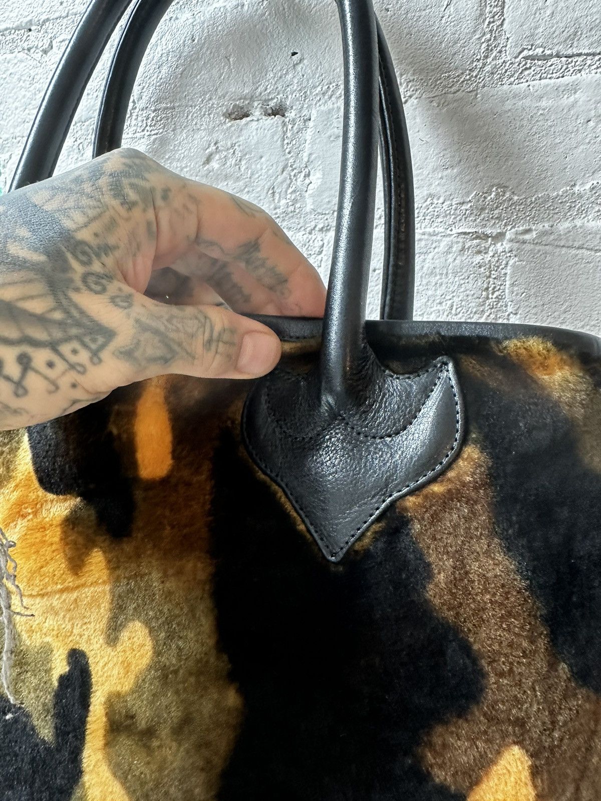 Chrome Hearts CHROME HEARTS CAMO SHEARLING FUR CROSS PATCH BAG Size ONE SIZE - 7 Thumbnail