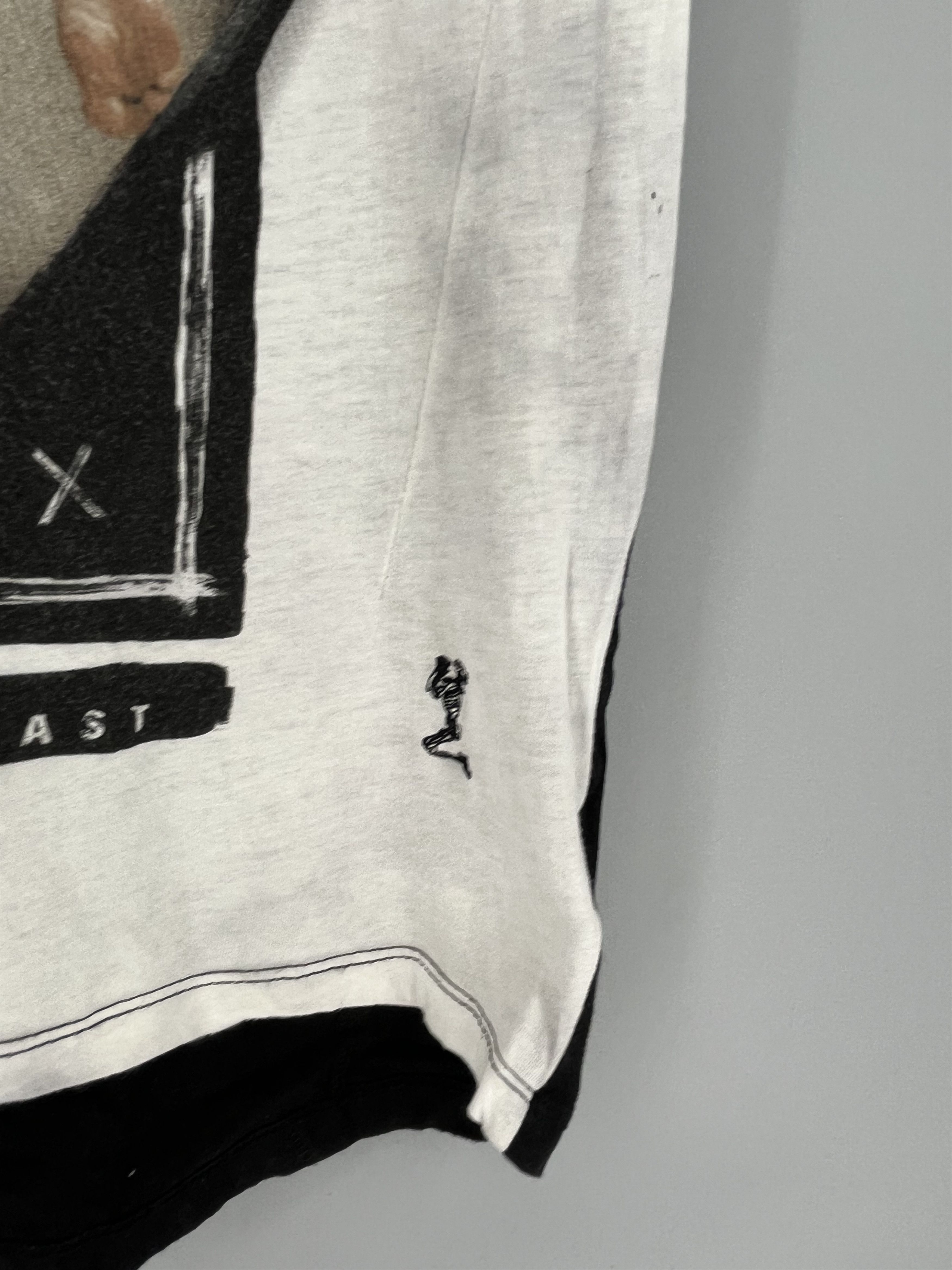 Reserved Vintage Y2k Religion Sexy girl skull Rap Style T-shirt Size US M / EU 48-50 / 2 - 8 Thumbnail