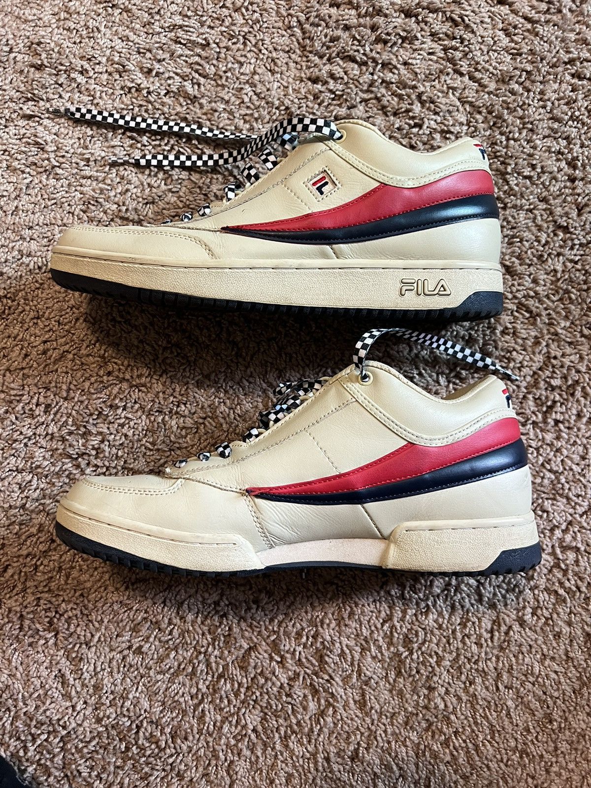 Fila Fila T1 Mid Fashion Low Top Leather Sneakers Size US 11.5 / EU 44-45 - 3 Thumbnail