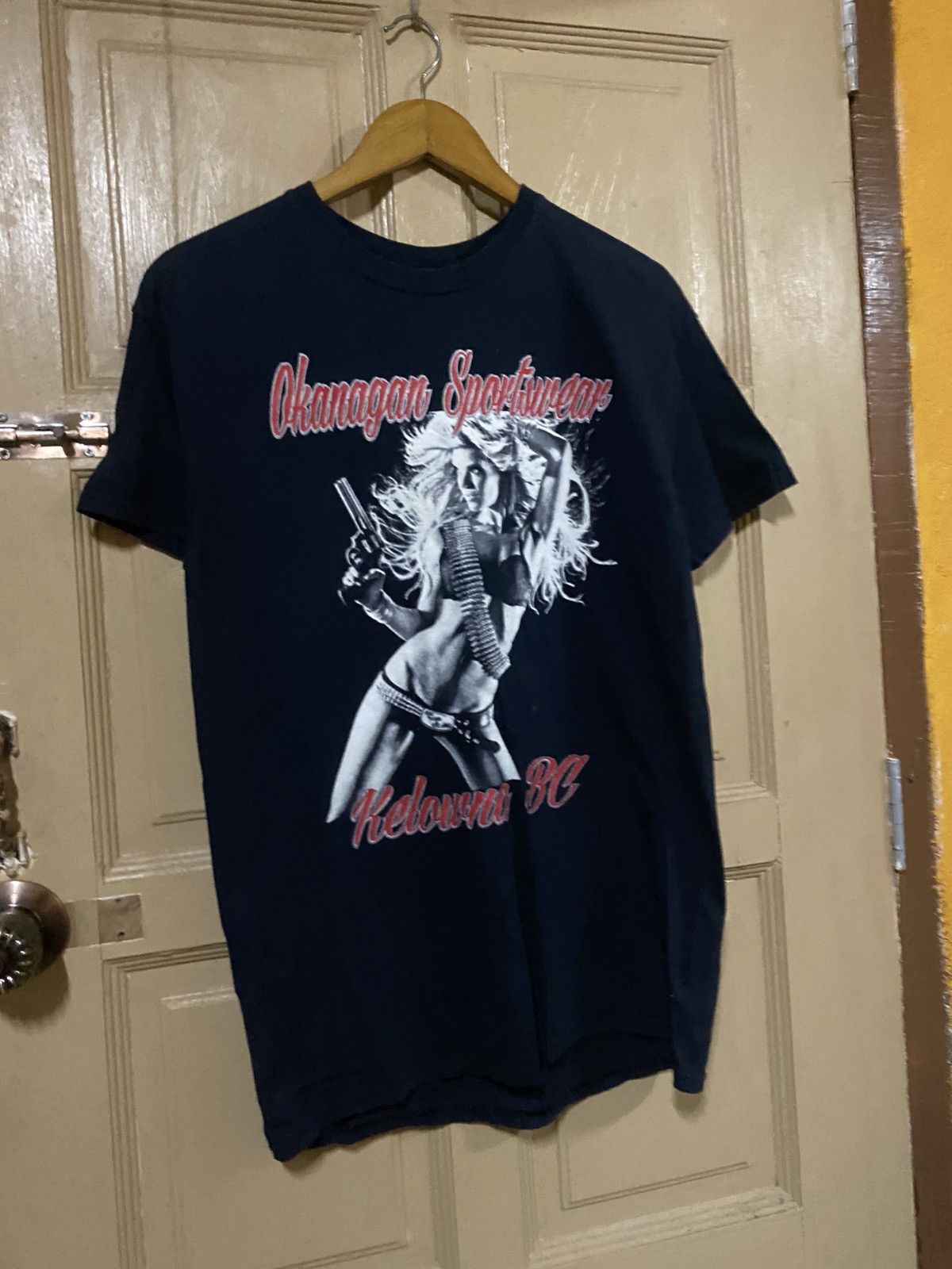 Vintage Vintage Okanagan Sportwear Kelowna BC Gun Girl Graphic Tee Size US M / EU 48-50 / 2 - 5 Thumbnail