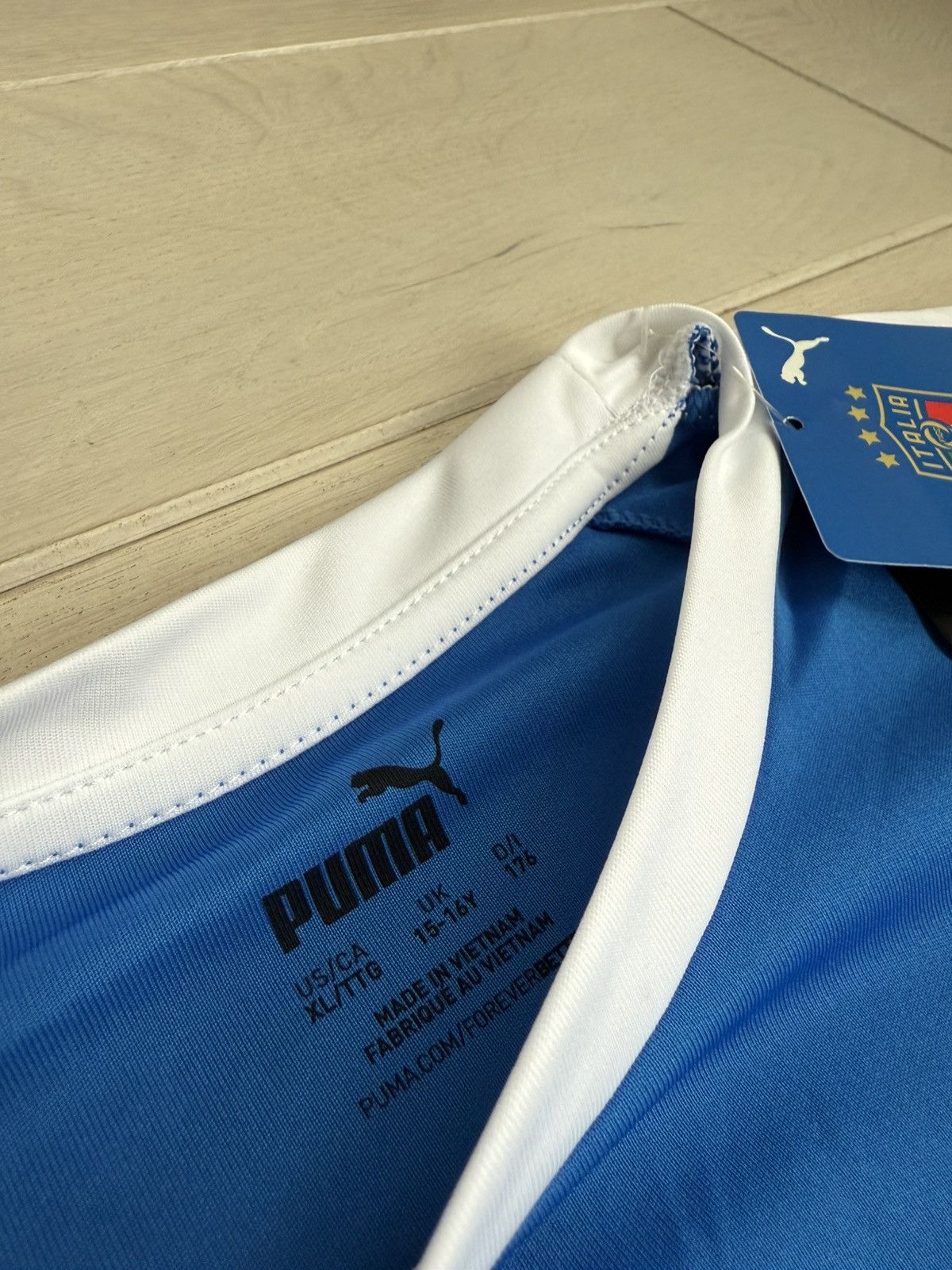 Puma puma Italy soccer jersey Italia BNWT Size US S / EU 44-46 / 1 - 3 Thumbnail