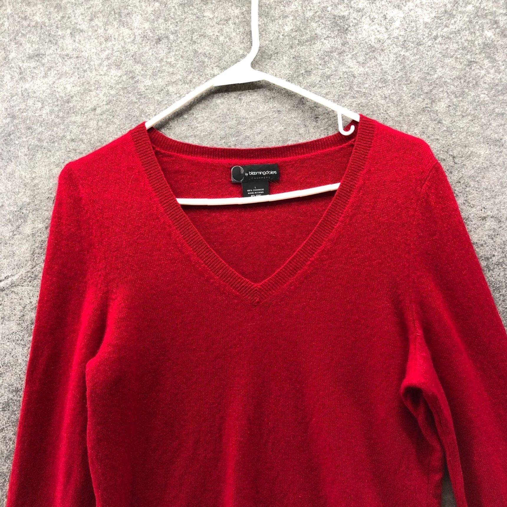 Bloomingdale's VINTAGE? No. C By Bloomingdales 100% Cashmere Sweater Womens L Red V-Neck Pullover Size L / US 10 / IT 46 - 3 Thumbnail