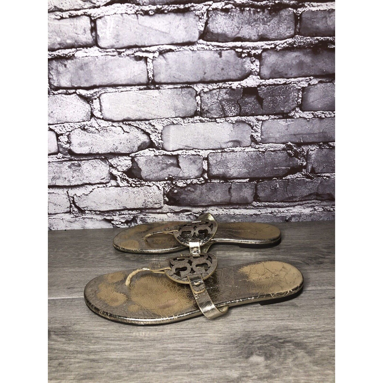 Tory Burch TORY BURCH Silver Leather Badge Logo Thong Flats Sandals Wom Size US 10 / IT 40 - 15 Thumbnail