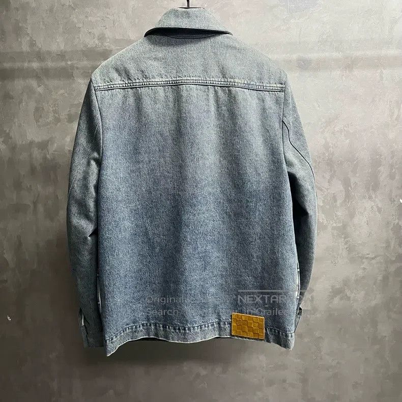 Louis Vuitton Louis Vuitton 25 blue logo lapel single breasted long slee Size US M / EU 48-50 / 2 - 6 Thumbnail