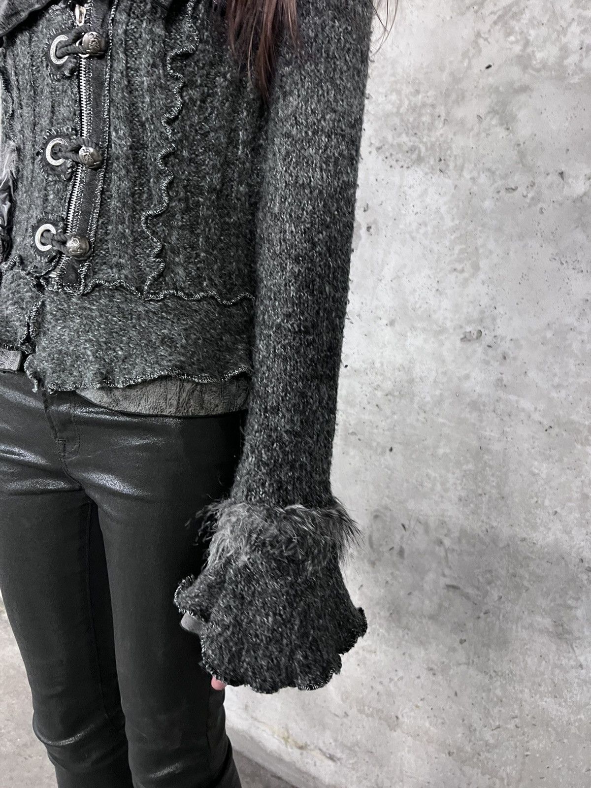 Japanese Brand Textured Detailed Cropped Faux Fur Avant Garde Cardigan Size L / US 10 / IT 46 - 3 Thumbnail