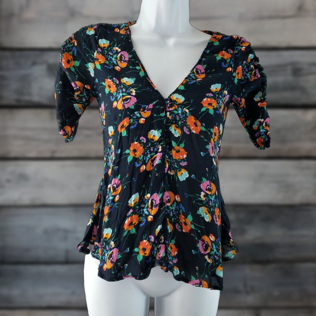 Zara Zara Blouse XS Pink Floral V-Neck Viscose Womens Shirt Size XS / US 0-2 / IT 36-38 - 1 Thumbnail