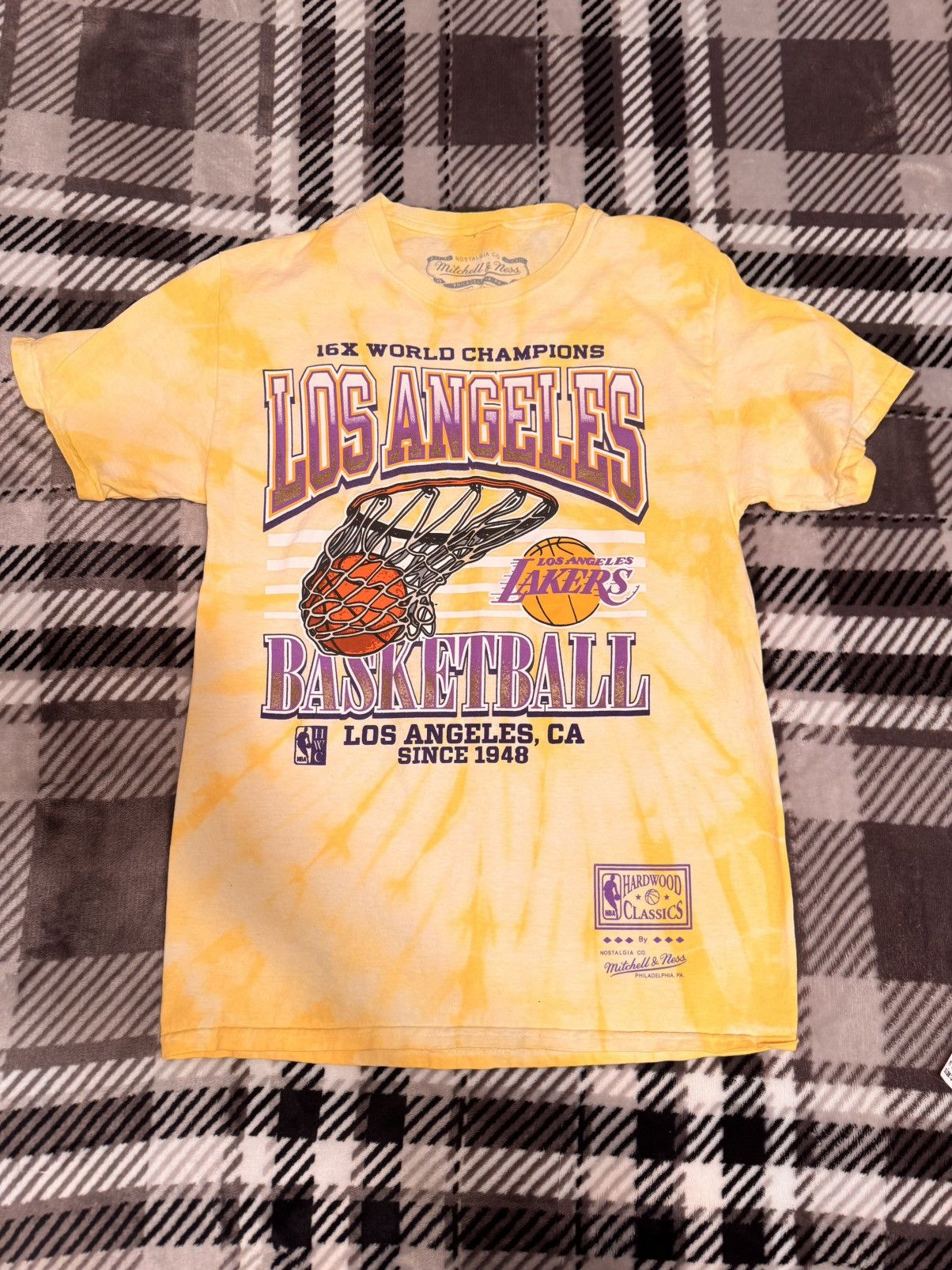 Mitchell & Ness Mitchell & Ness tie-dye Lakers t-shirt Size US S / EU 44-46 / 1 - 1 Thumbnail