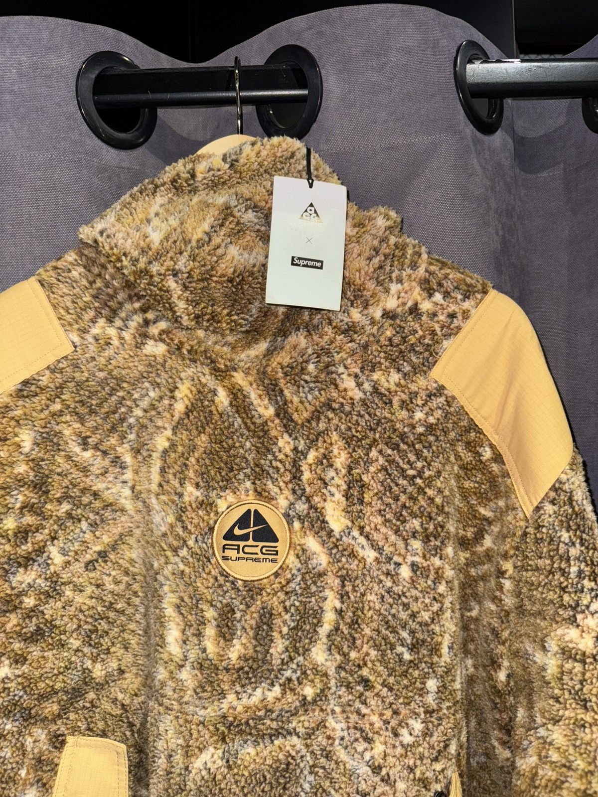 Nike ACG × Supreme Nike ACG Supreme Fleece Pullover Snakeskin Pattern Beige Size US L / EU 52-54 / 3 - 1 Thumbnail