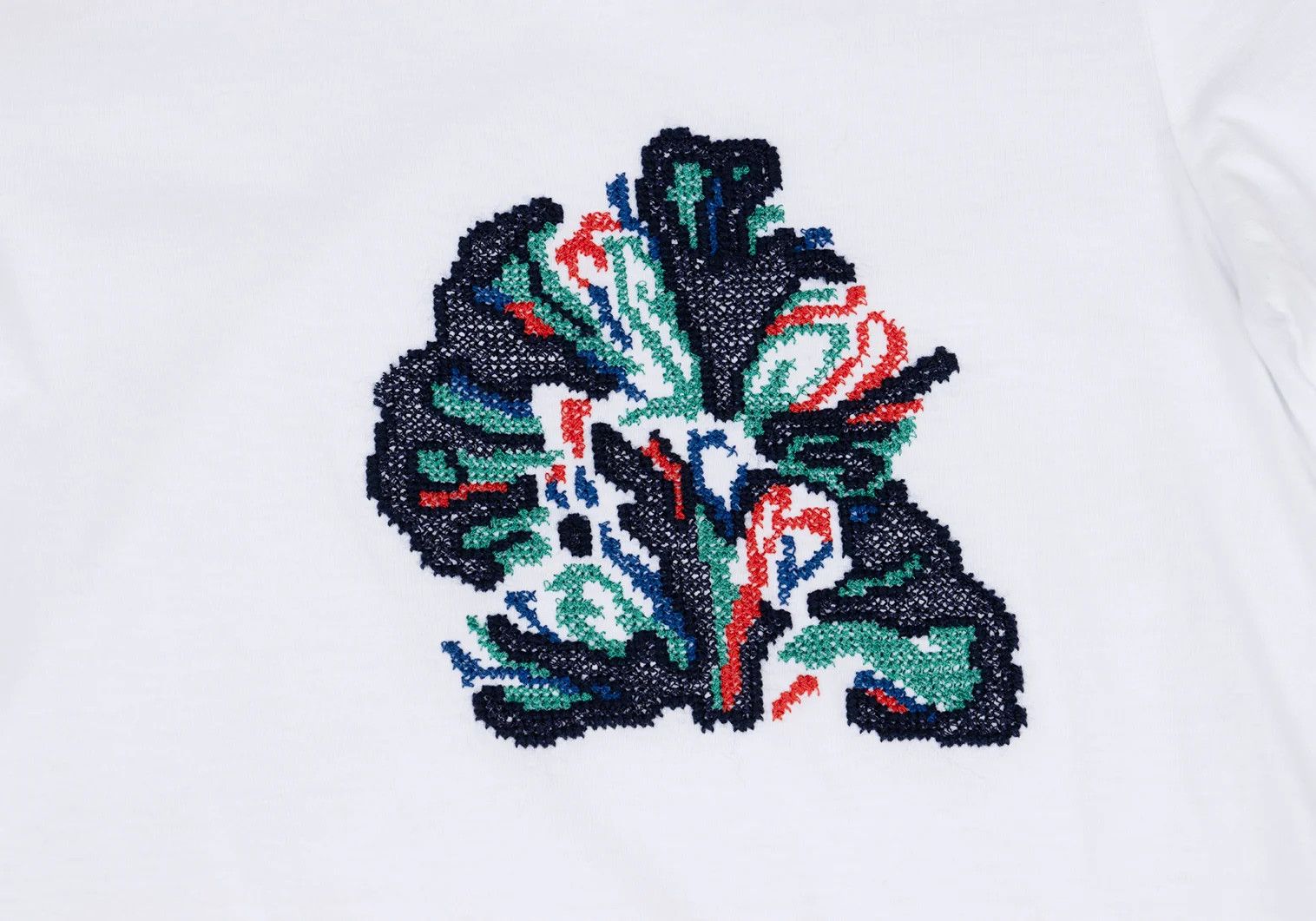 Maison Margiela Cotton Front Embroidered Design T-Shirt in White and Navy Size US S / EU 44-46 / 1 - 6 Thumbnail