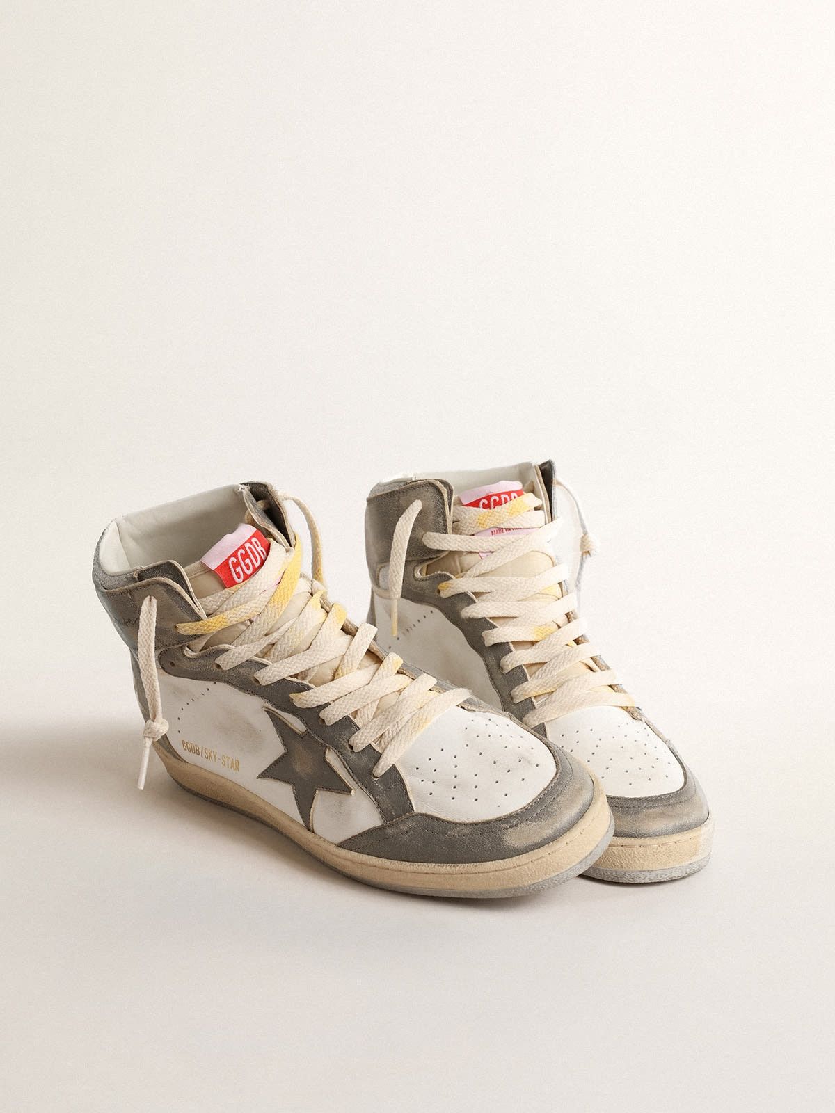 Golden Goose o1w1db10425 Sky-Star Mid Top Sneakers in Grey/White Size US 10 / EU 43 - 2 Thumbnail