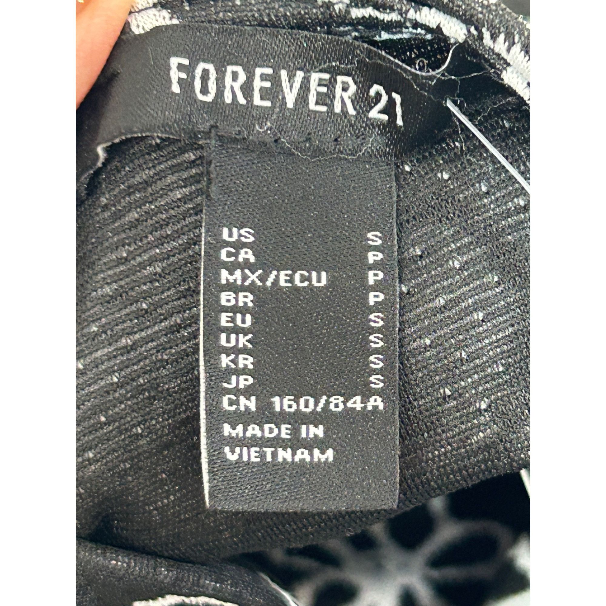 Forever 21 Forever 21 Mini Dress S Sleeveless Black White Floral Fitted Size S / US 4 / IT 40 - 5 Thumbnail