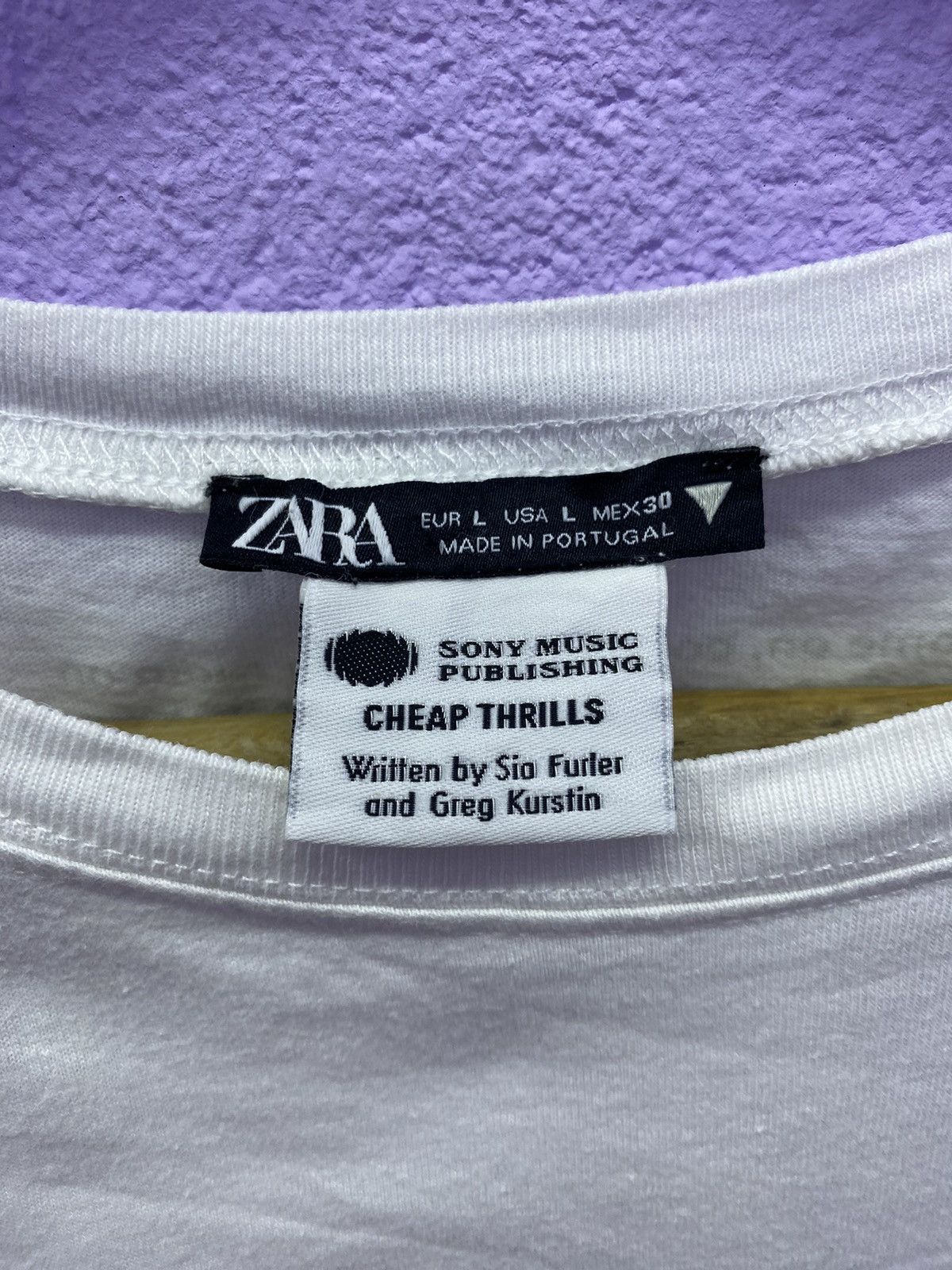 Band Tees Cheap Thrills lyric Scrip by Sia Furler and Greg Kurstin Size US M / EU 48-50 / 2 - 5 Thumbnail