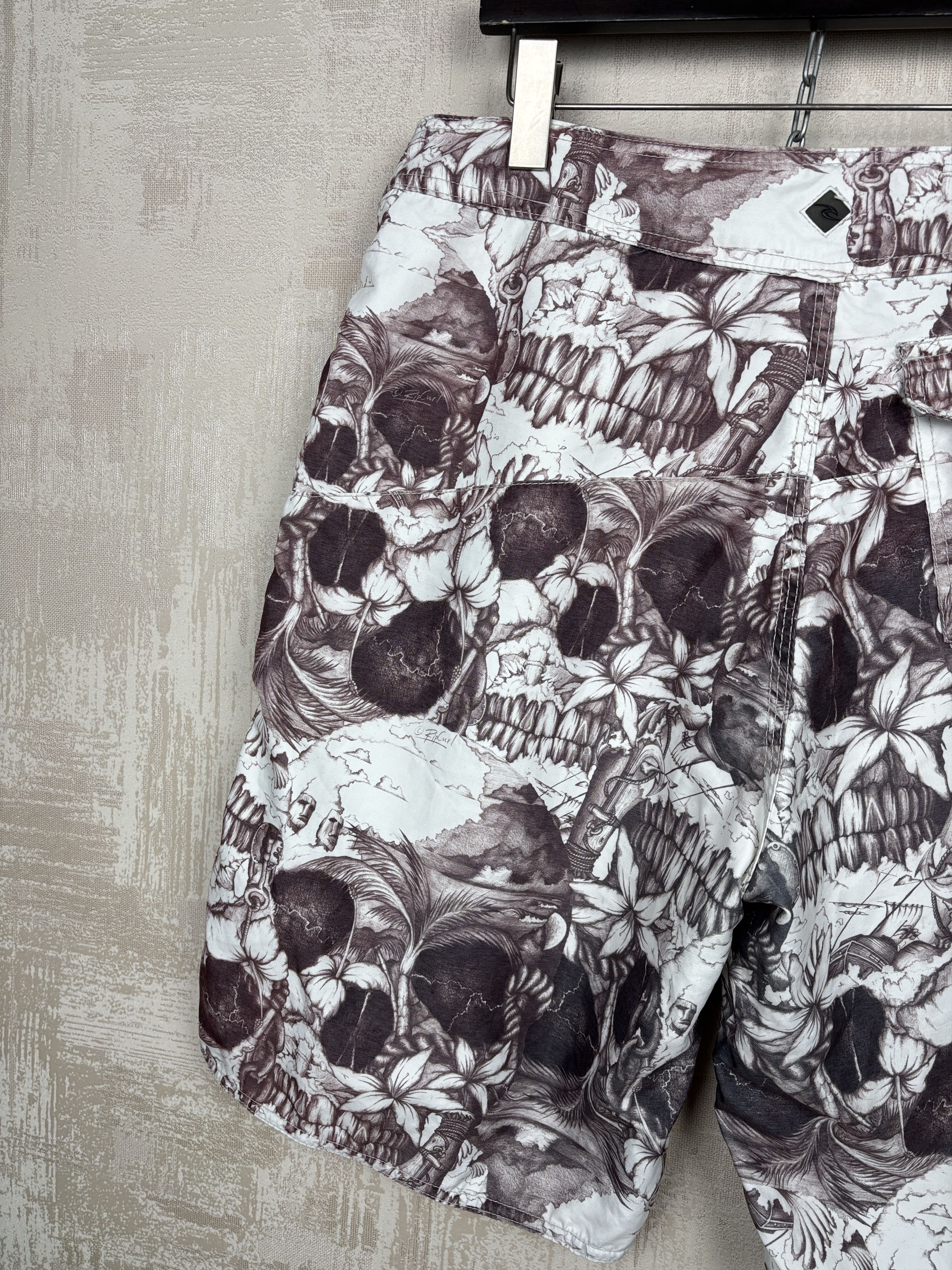 Rip Curl Vintage Rip Curl Skull Pattern Board Shorts Swim Surf Size US 36 / EU 52 - 8 Thumbnail