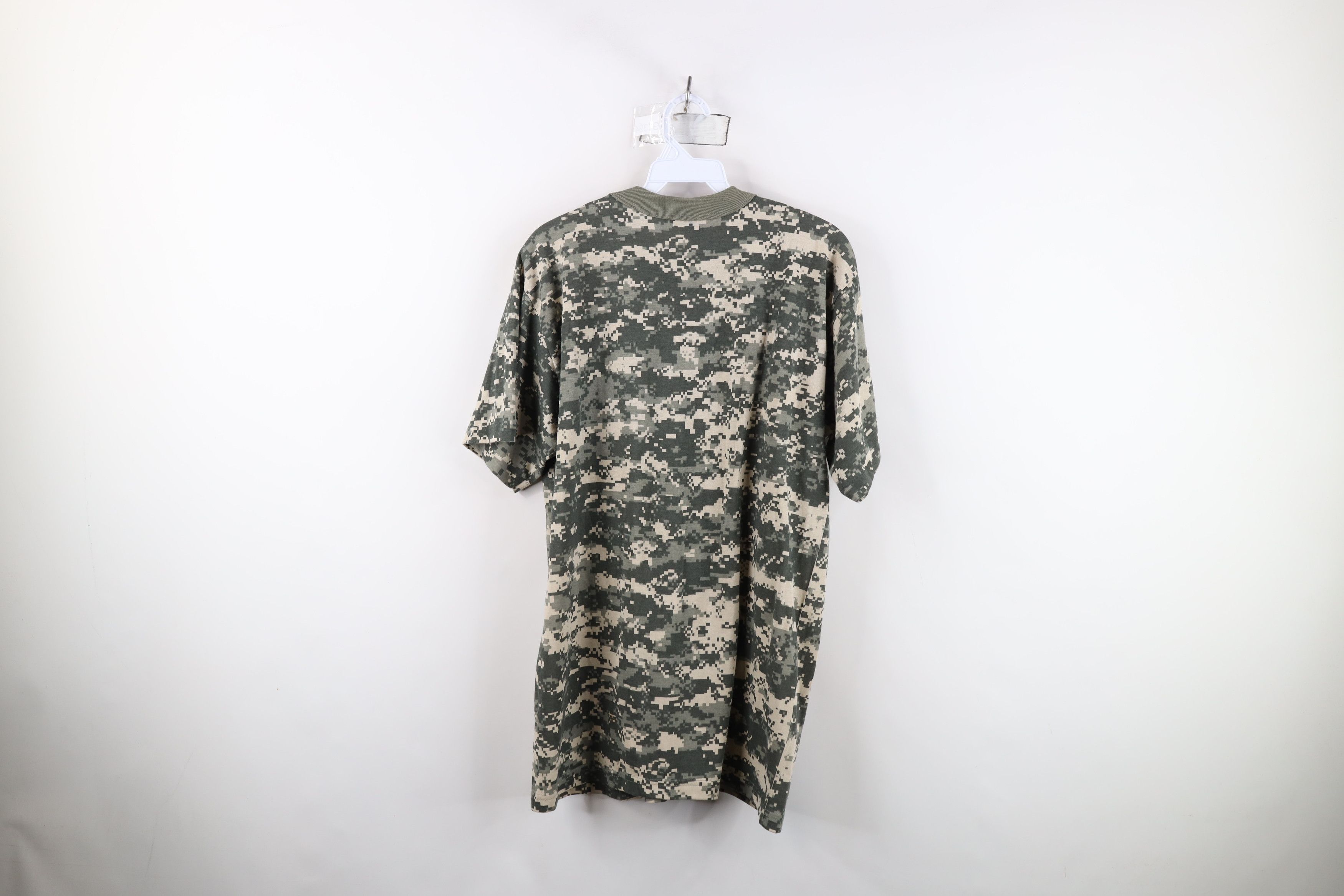 Vintage Vintage 90s Streetwear Digi Camouflage T-Shirt USA Size US L / EU 52-54 / 3 - 7 Thumbnail