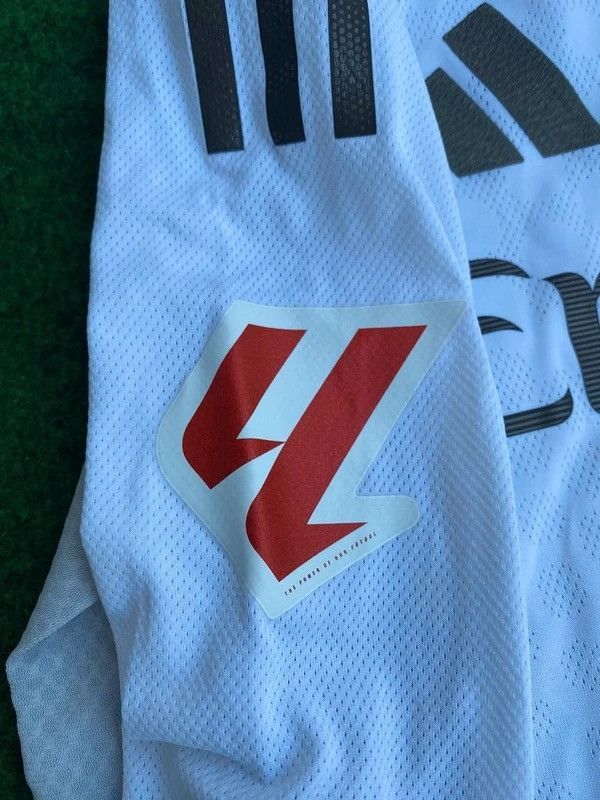Adidas Long sleeve Adidas Real Madrid 25/26 Authentic Mbappe size M Size US M / EU 48-50 / 2 - 5 Thumbnail