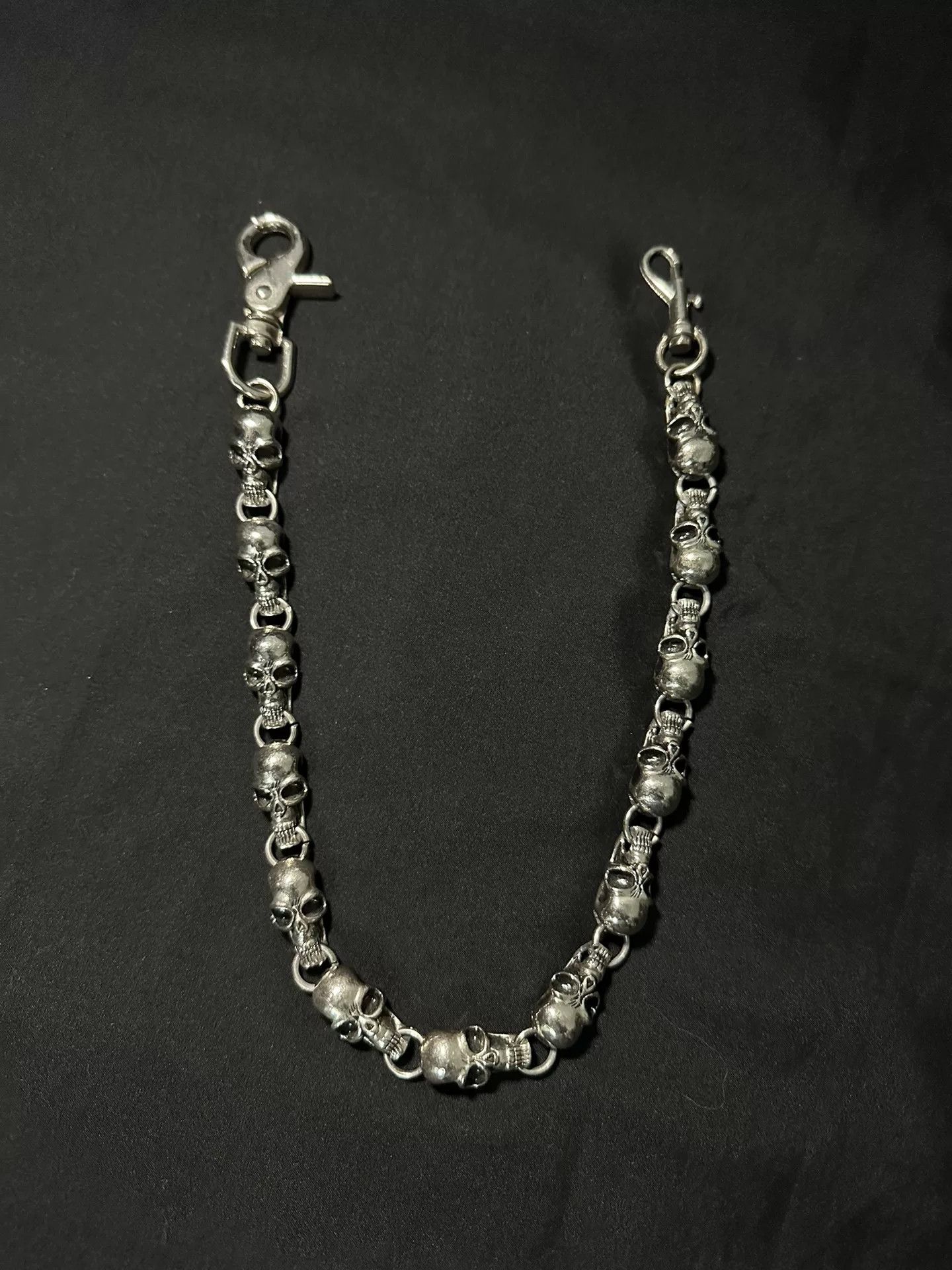 Vintage Vintage 90s Gunmetal Skull Chain Size ONE SIZE - 1 Thumbnail