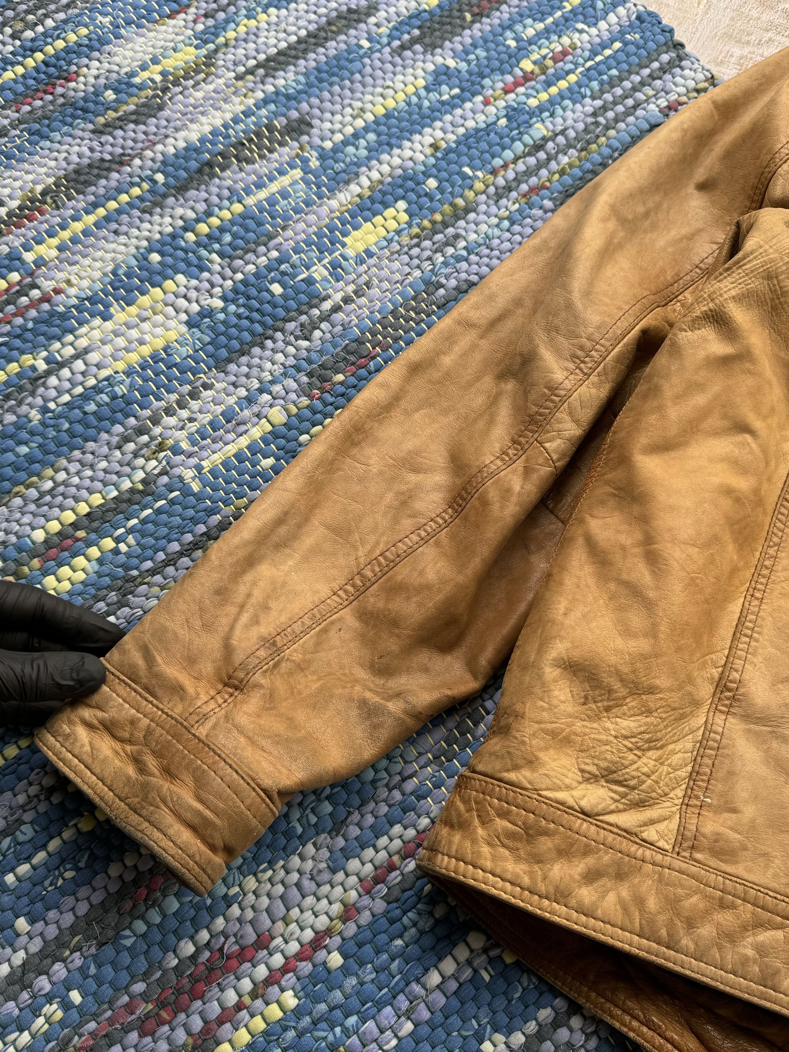 Vintage Vintage Faded Leather Jacket A517(285)D15 Size US XL / EU 56 / 4 - 15 Thumbnail