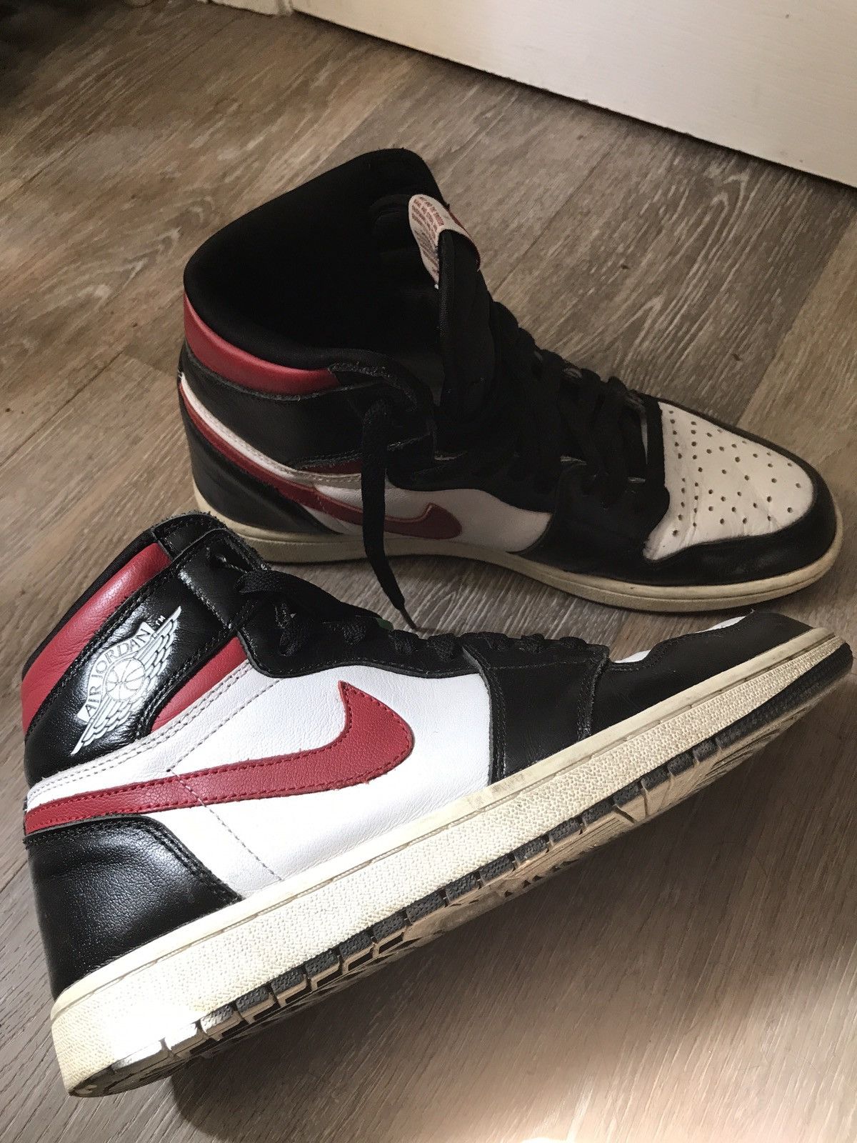 Jordan Brand Air Jordan 1 Retro High Black Gym Red Sail 9.5 2019 Nike Size US 9.5 / EU 42-43 - 5 Thumbnail