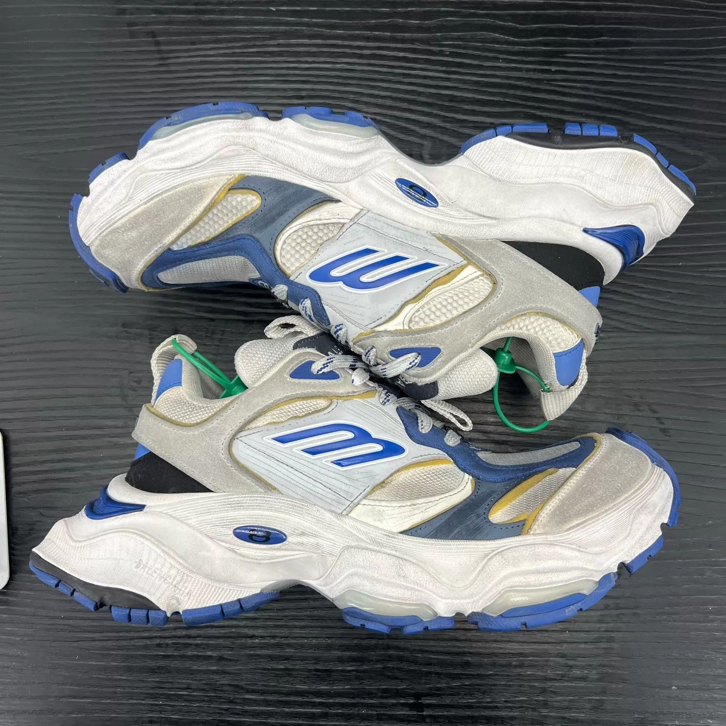 Balenciaga Balenciaga Cargo White Blue Gray Size 42 Like New Size US 9 / EU 42 - 7 Thumbnail