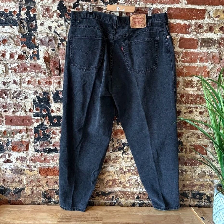 Levi's VINTAGE Levi's 560 Levi's Jeans 40x29.5 Black Tapered Leg 5-Pocket Denim Zip Mens Retro USA Logo Size US 40 / EU 56 - 4 Thumbnail