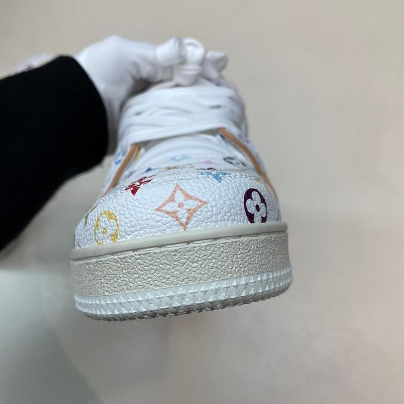 Louis Vuitton Takashi Murakami x Louis Vuitton White Trainers Size US 6 / IT 36 - 6 Thumbnail