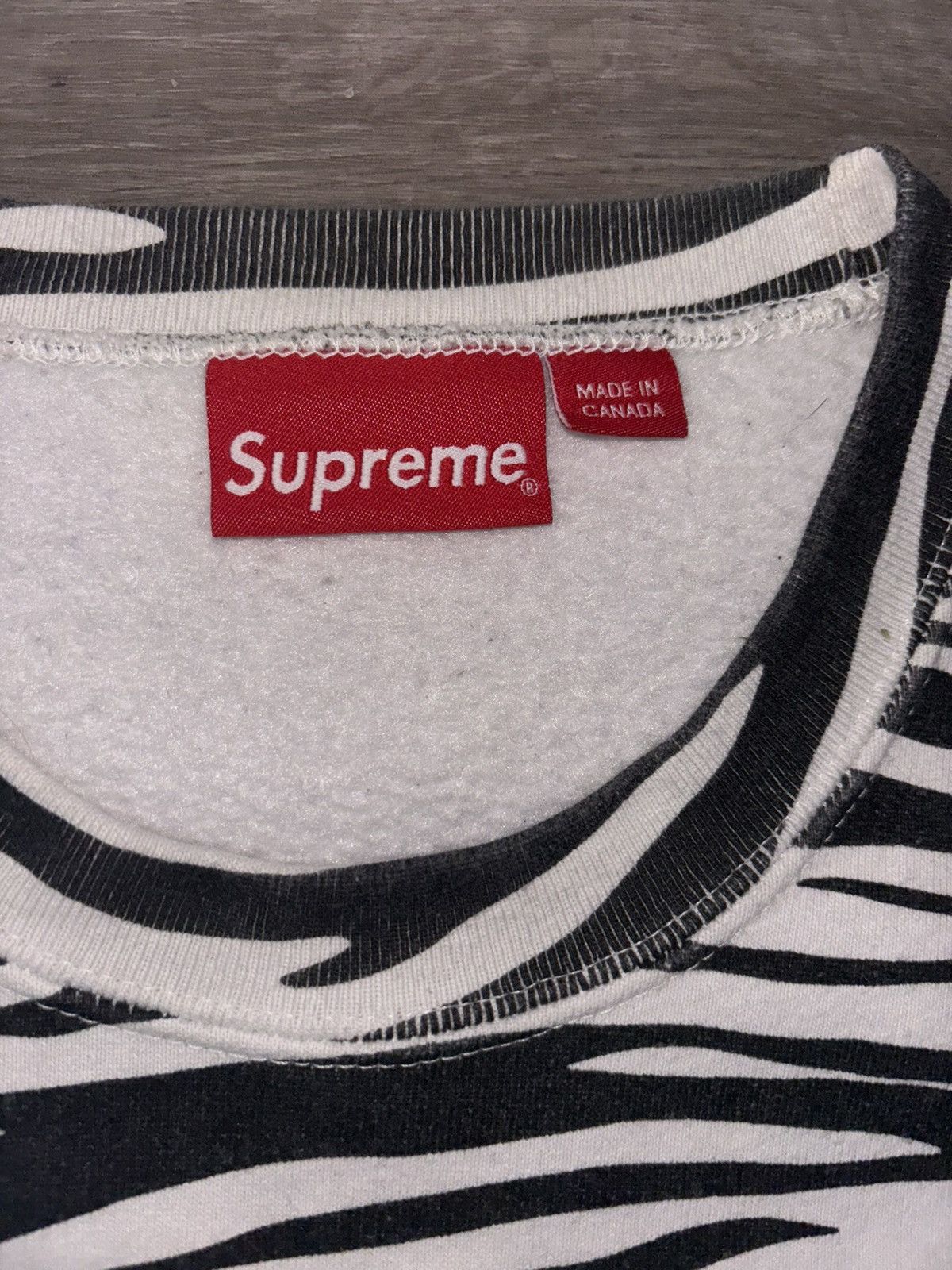 Supreme Supreme Box Logo Crewneck (Zebra Colorway) Size US L / EU 52-54 / 3 - 3 Thumbnail