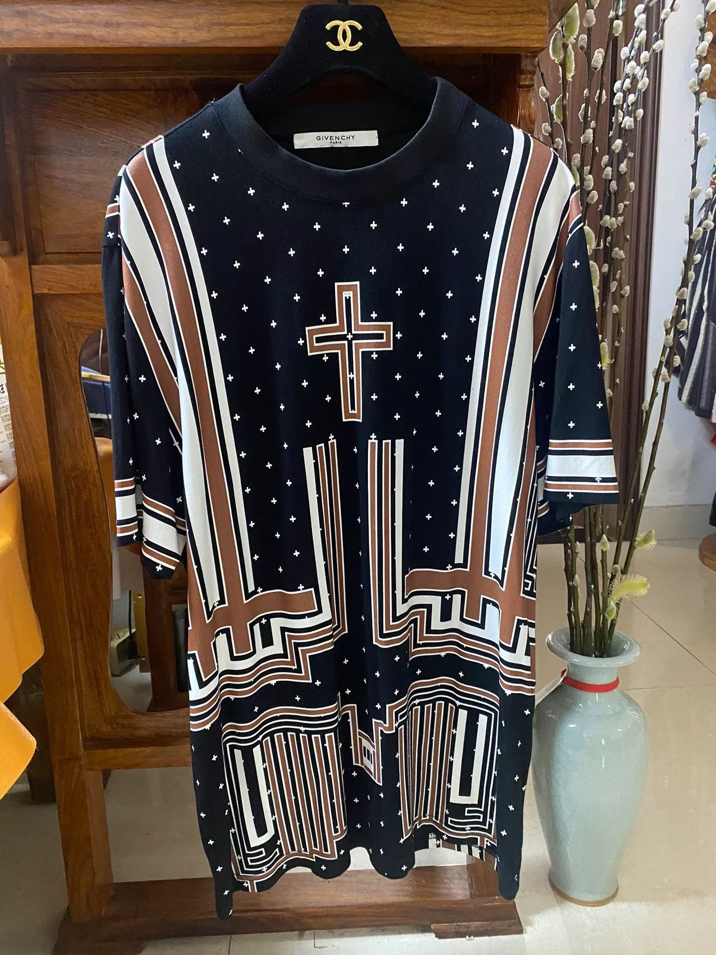 Givenchy Givenchy Authentic Celebrity Style T-shirt Size US S / EU 44-46 / 1 - 1 Thumbnail