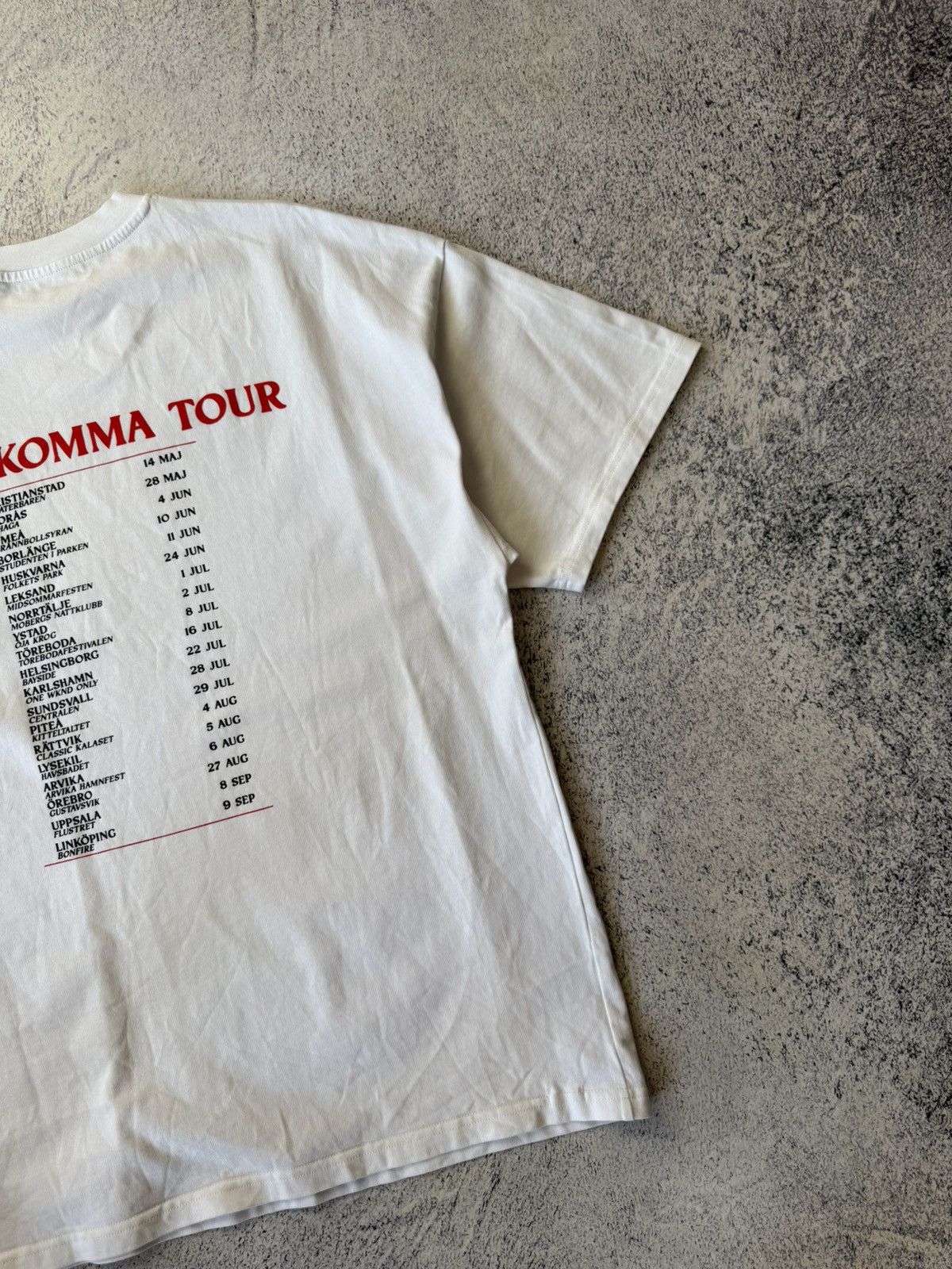 Band Tees Bolaget Records “Fem Komma Tour” 2023 Concert T-Shirt White Size US S / EU 44-46 / 1 - 21 Thumbnail