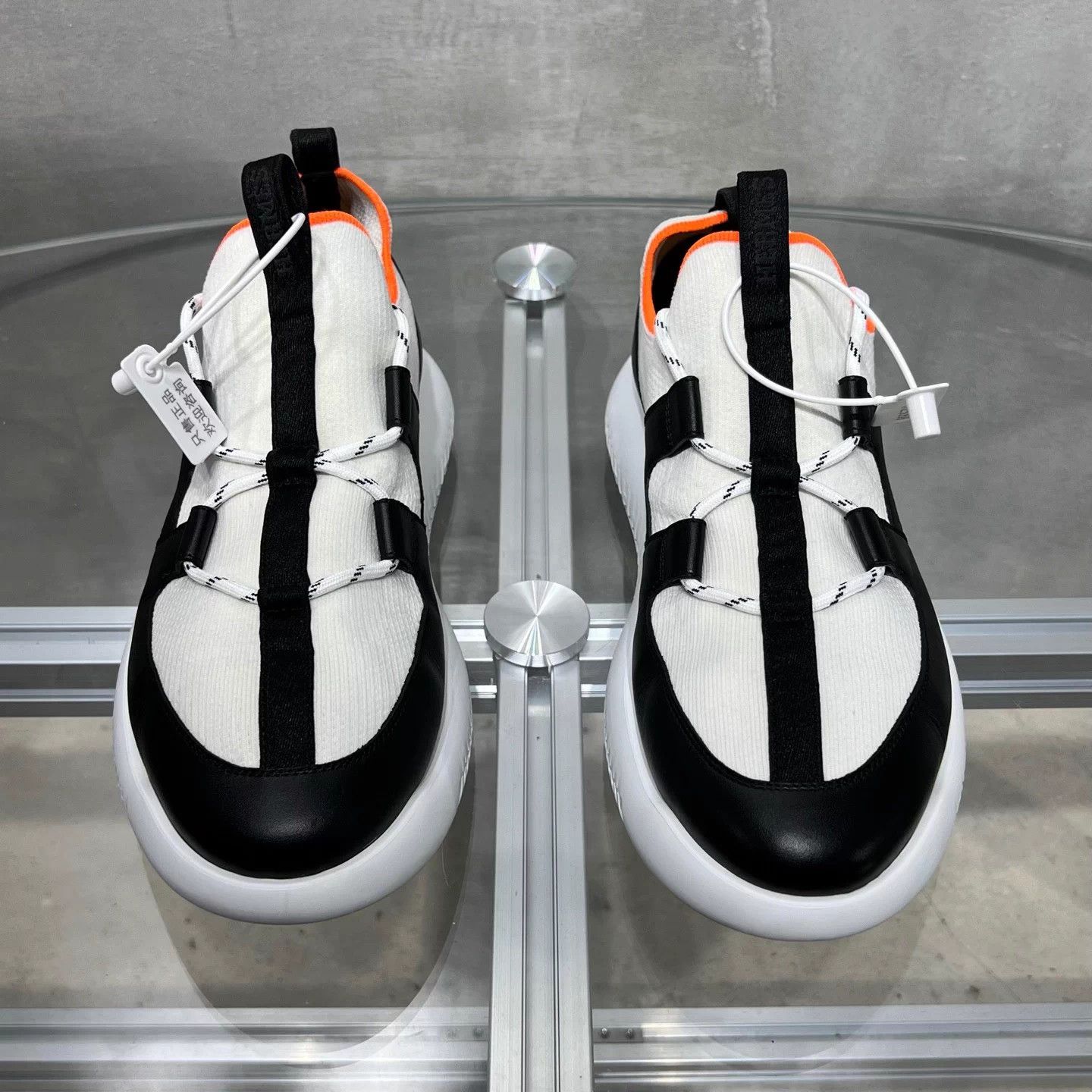 Hermes Hermes Duel Color Blocked Sneakers Black White Size 41 Size US 8 / EU 41 - 1 Thumbnail