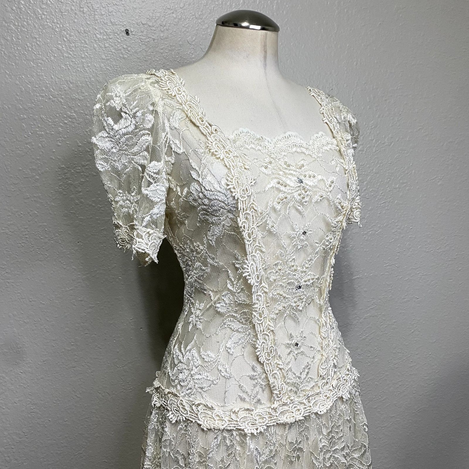 Other Beautiful VIntage 60's Sheer Lace Beaded Wedding Dress Size L / US 10 / IT 46 - 10 Thumbnail