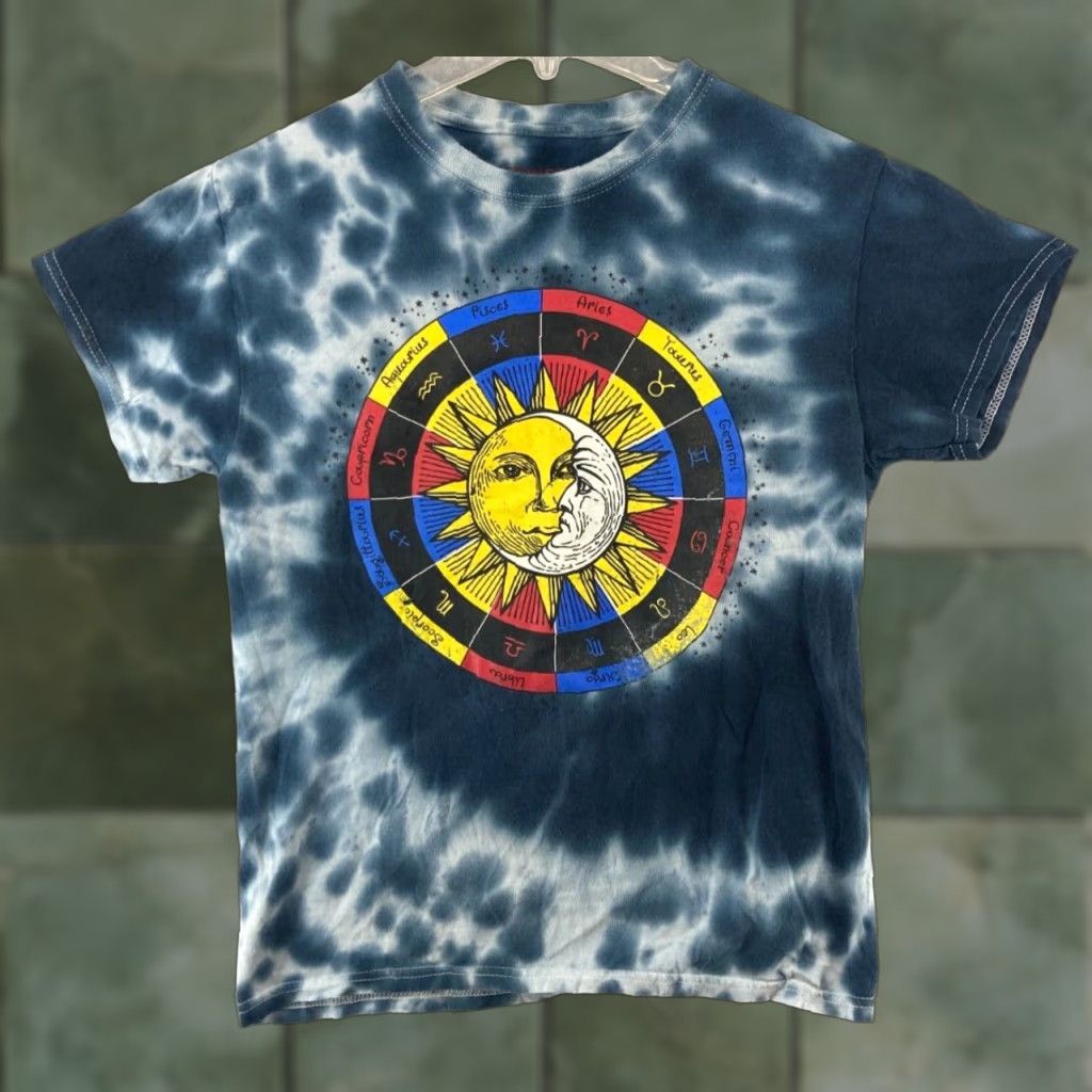 Vintage Chemistry Mens T-Shirt Short Sleeve Zodiac Moon Sun Crew Neck Small Black Cotton Jersey Vintage: No (But avoid new info) Size US S / EU 44-46 / 1 - 1 Thumbnail