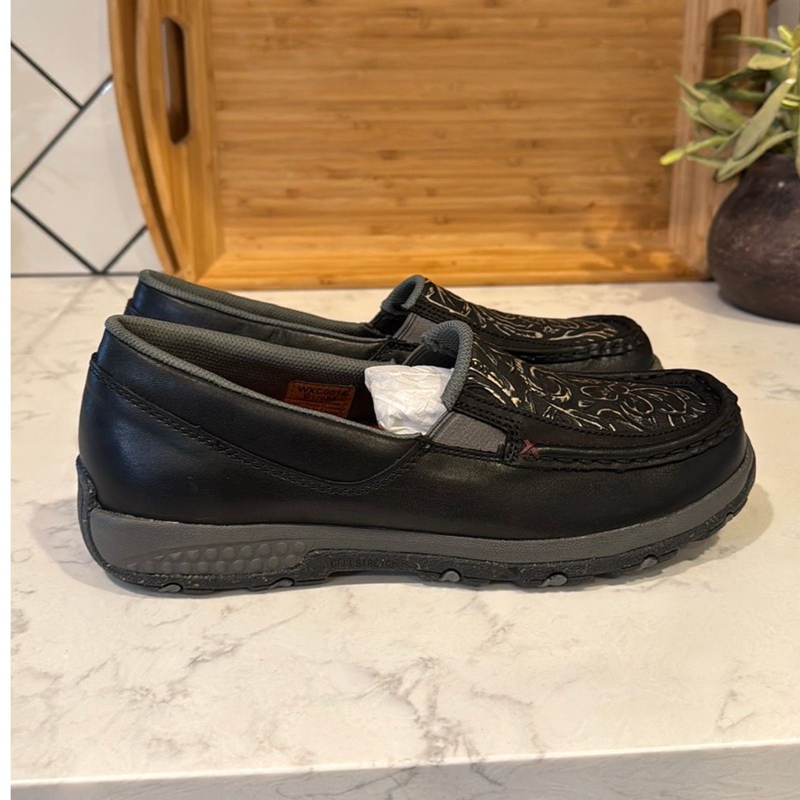 Twisted X Twisted X Floral Tooled Driving Moccasins leather size 9.5 Size US 9.5 / IT 39.5 - 9 Thumbnail