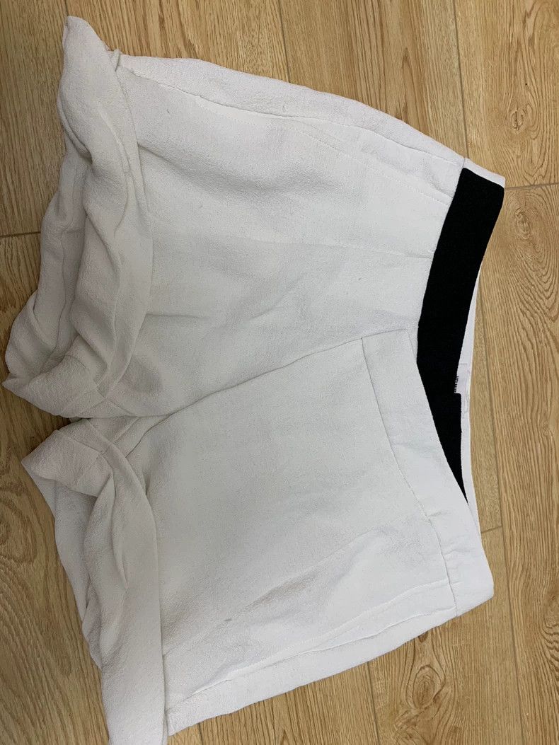 Helmut Lang HELMUT LANG White shorts Size 27" / US 4 / IT 40 - 1 Thumbnail