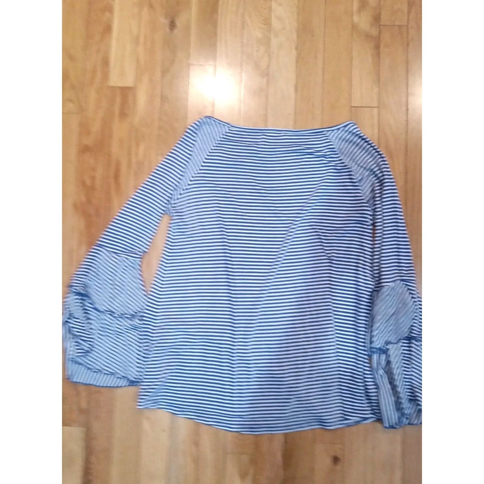 Vintage VINTAGE Altar'd State Women’s Striped Bell Sleeves Top Size M blue and white Bell Sleeve Long Sleeve Round Neck Pullover Hand Wash Only Blouse Women’s Size M / US 6-8 / IT 42-44 - 4 Thumbnail