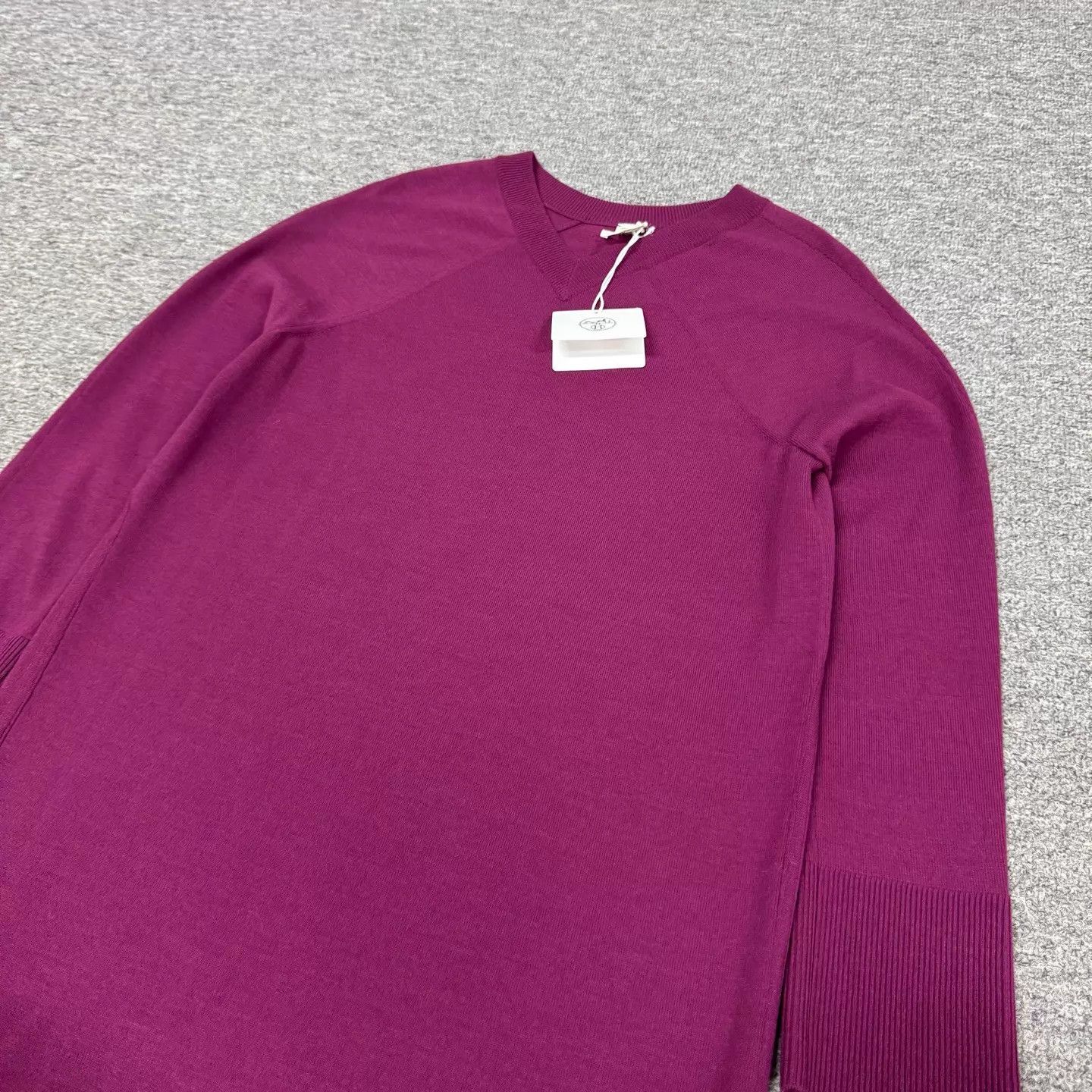 Hermes Hermes Fuchsia V-neck knit dress 36 NWT Size XS / US 0-2 / IT 36-38 - 4 Thumbnail