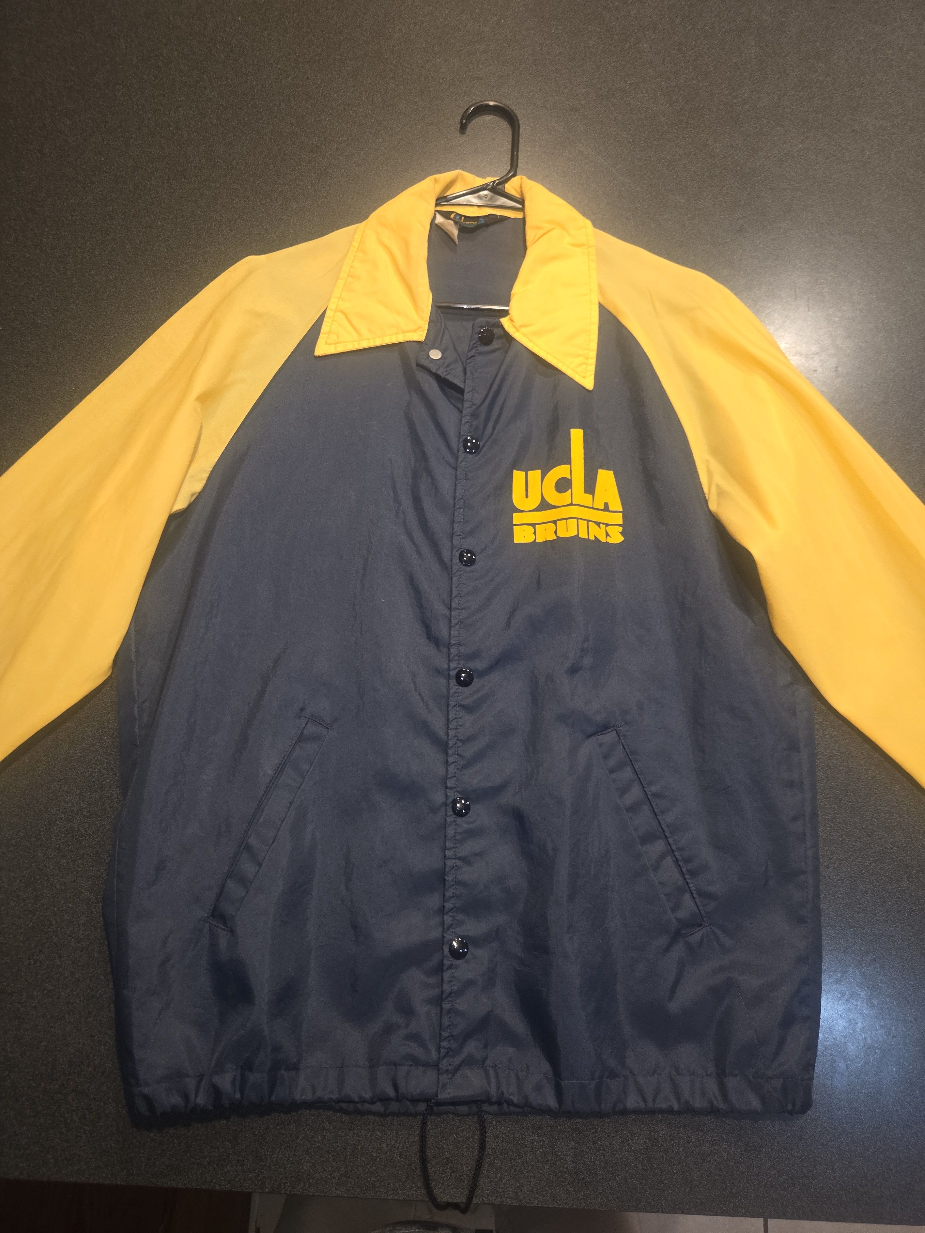 Champion Vintag UCLA Bruins Coaches Jacket – 60s/70s – Medium Size US M / EU 48-50 / 2 - 1 Thumbnail