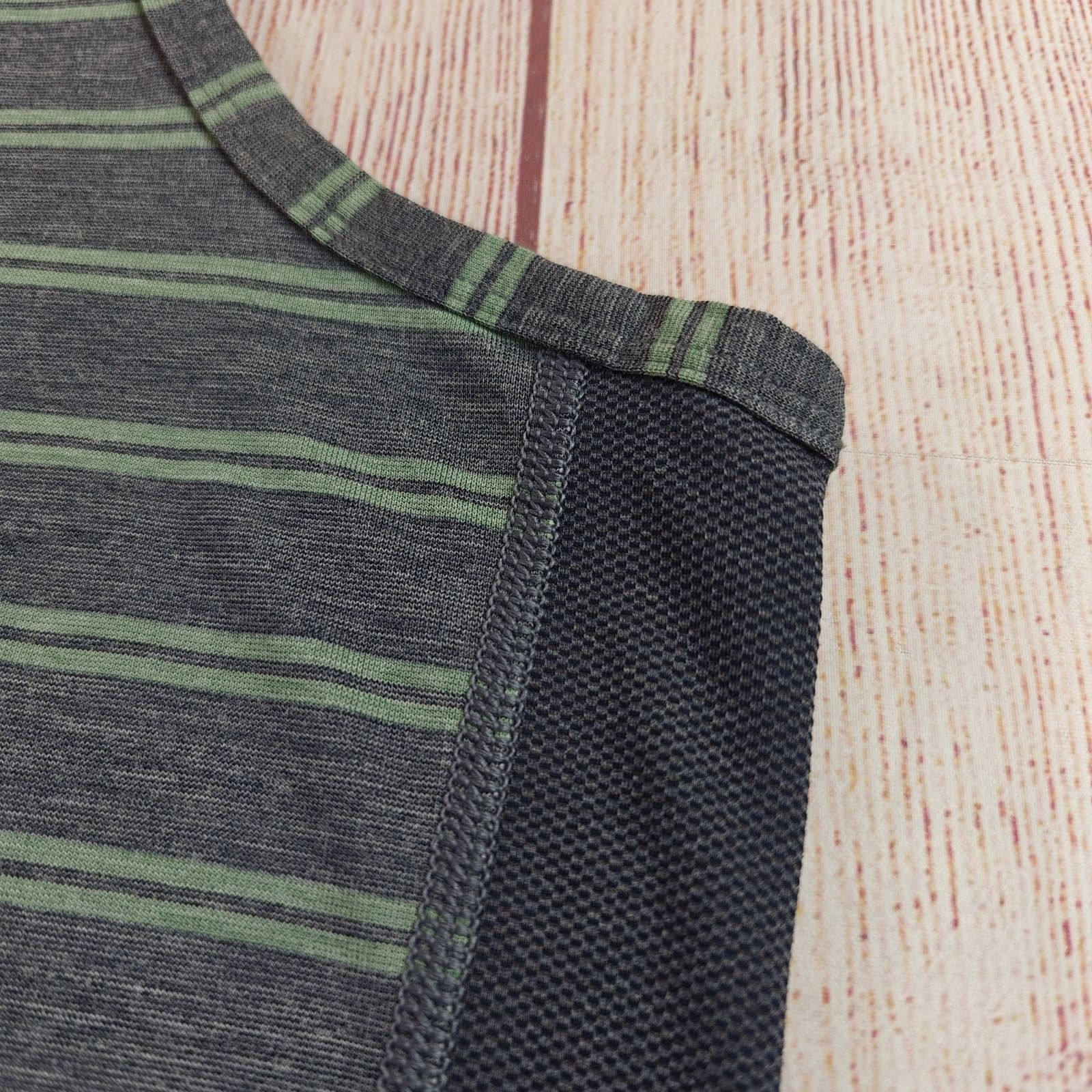 Lululemon Lululemon T.H.E. Tank sz L Size US L / EU 52-54 / 3 - 3 Thumbnail