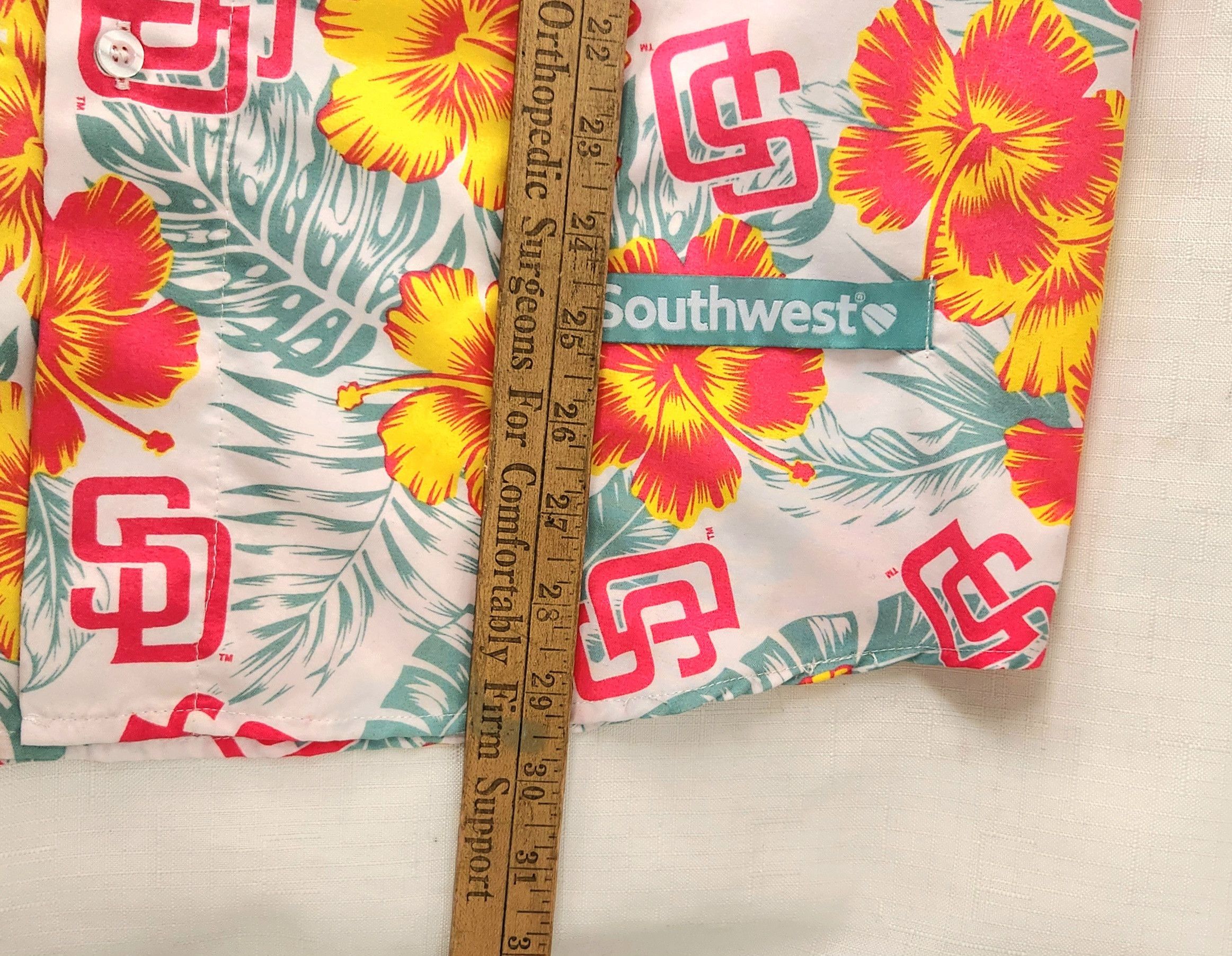 Other San Diego Padres Men's SZ Large Southwest City Connect Size US L / EU 52-54 / 3 - 6 Thumbnail