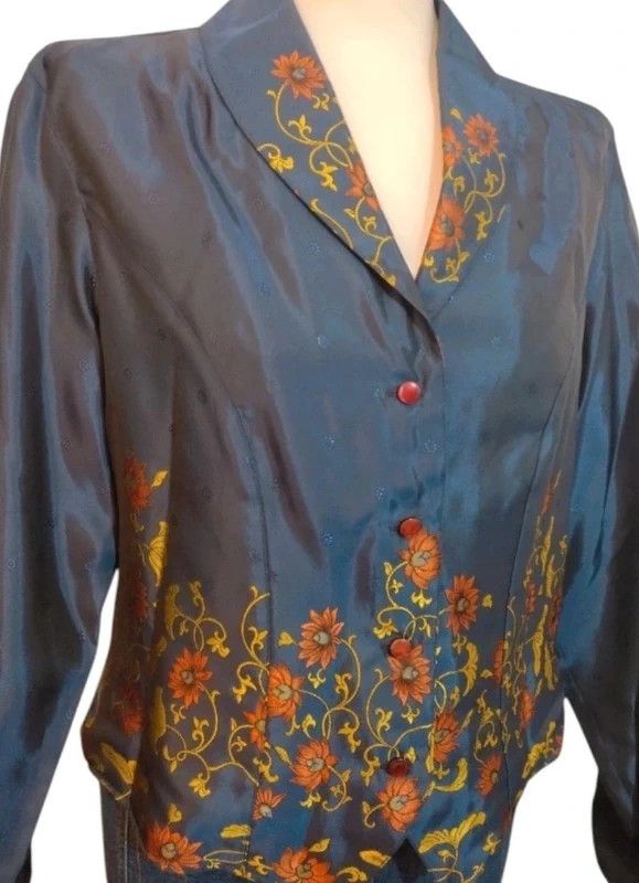ANNE FONTAINE Anne Fontaine Paris Embroidered Satin Blazer Made in France Size M / US 6-8 / IT 42-44 - 2 Thumbnail
