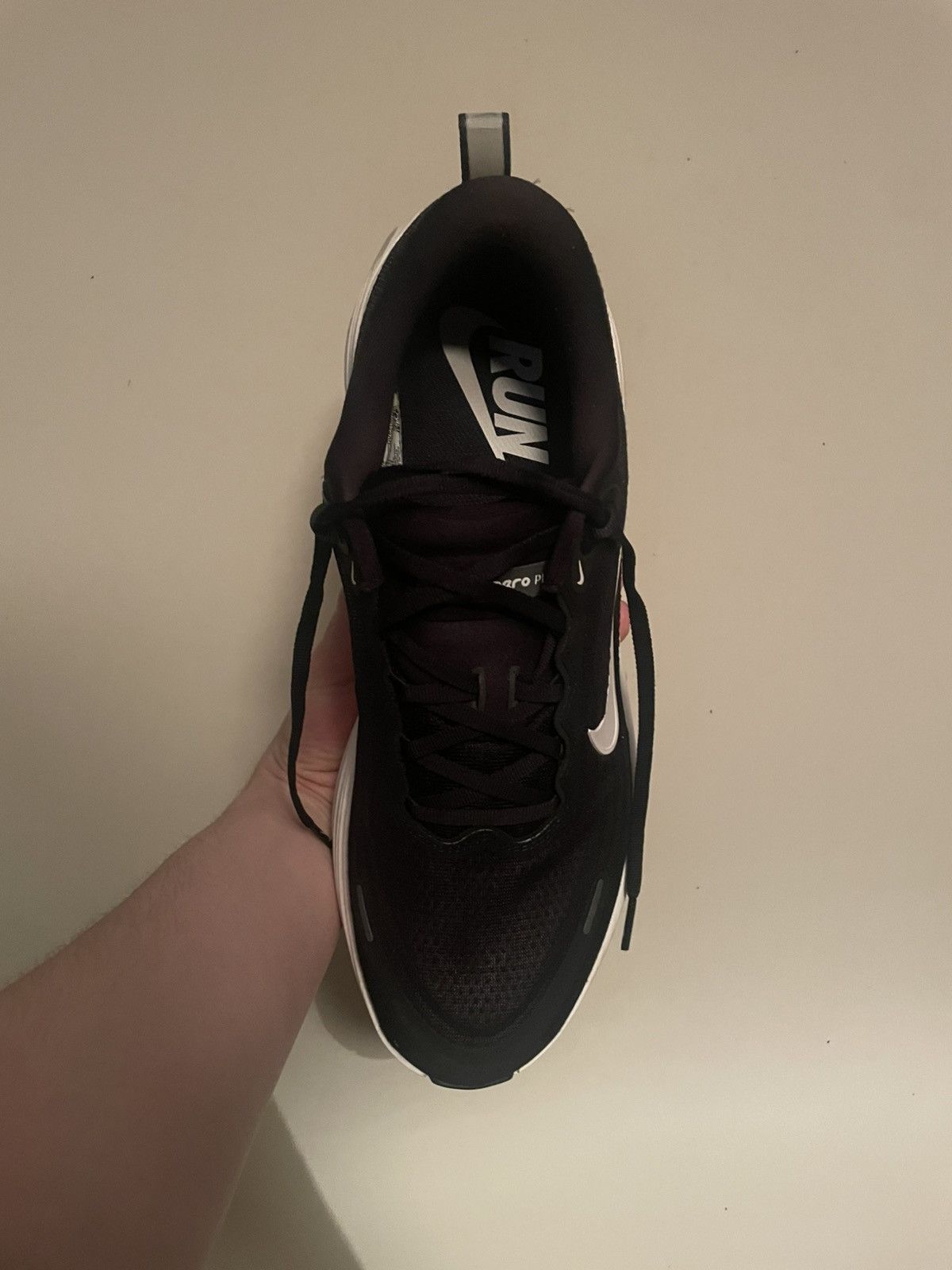 Nike Nike Vomero 18 Plus, Black and White, size 12 UK Size US 13 / EU 46 - 6 Thumbnail