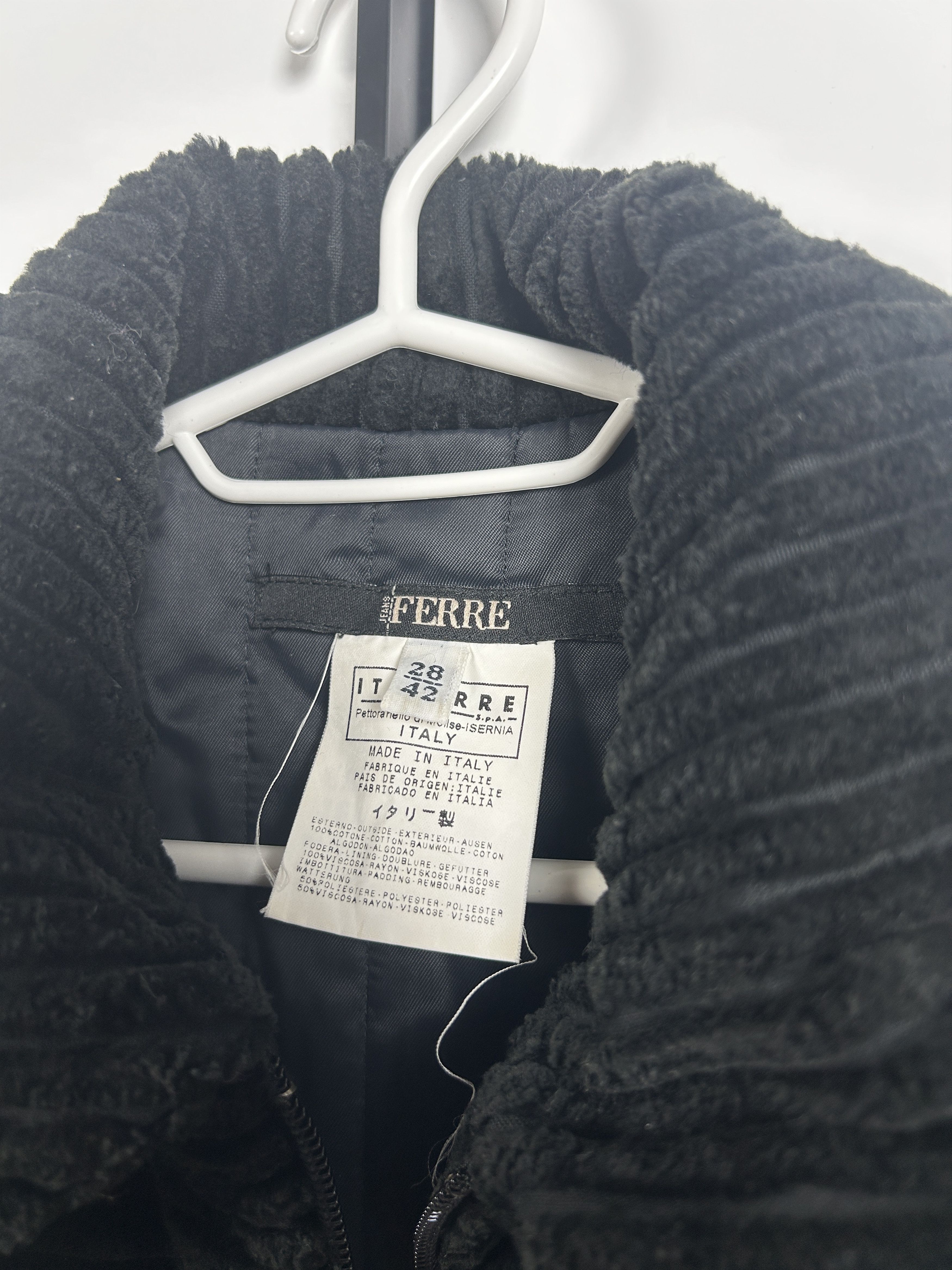 Gianfranco Ferre Gianfranco Ferre Vintage Velvet Zip Blazer Jacket Size M / US 6-8 / IT 42-44 - 4 Thumbnail