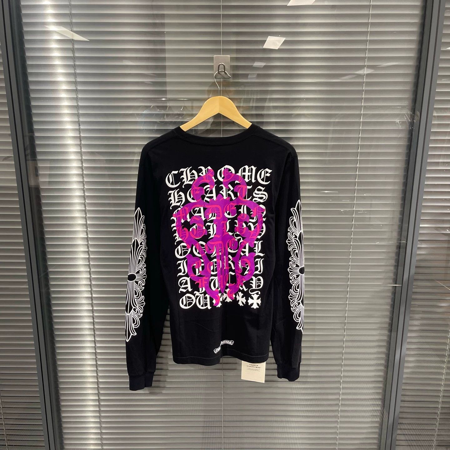 Chrome Hearts Chrome Hearts Purple Sword Print LS M Near New Size US M / EU 48-50 / 2 - 1 Thumbnail