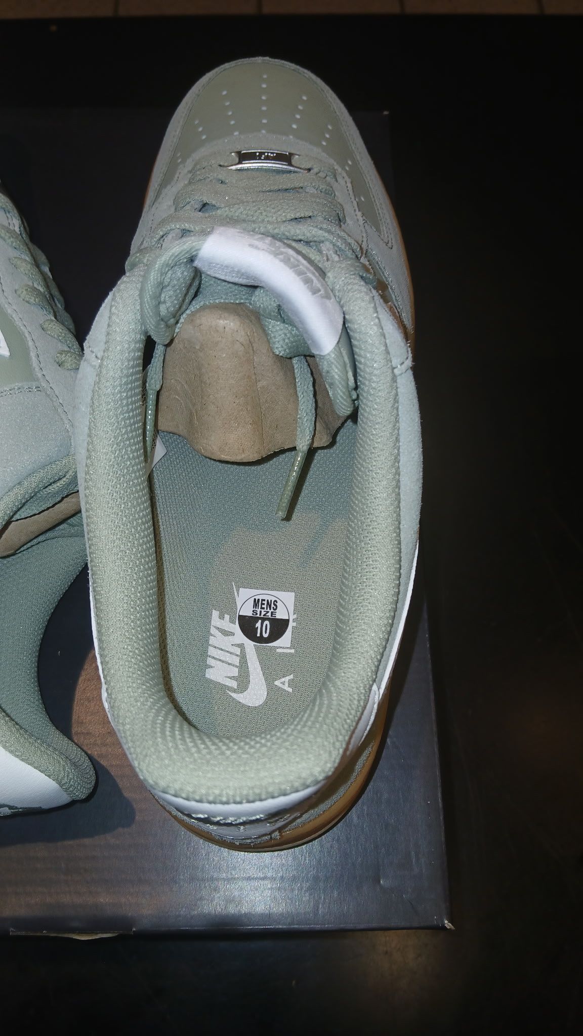Nike NIKE AIR FORCE 1 07 LV8 Size US 10 / EU 43 - 3 Thumbnail