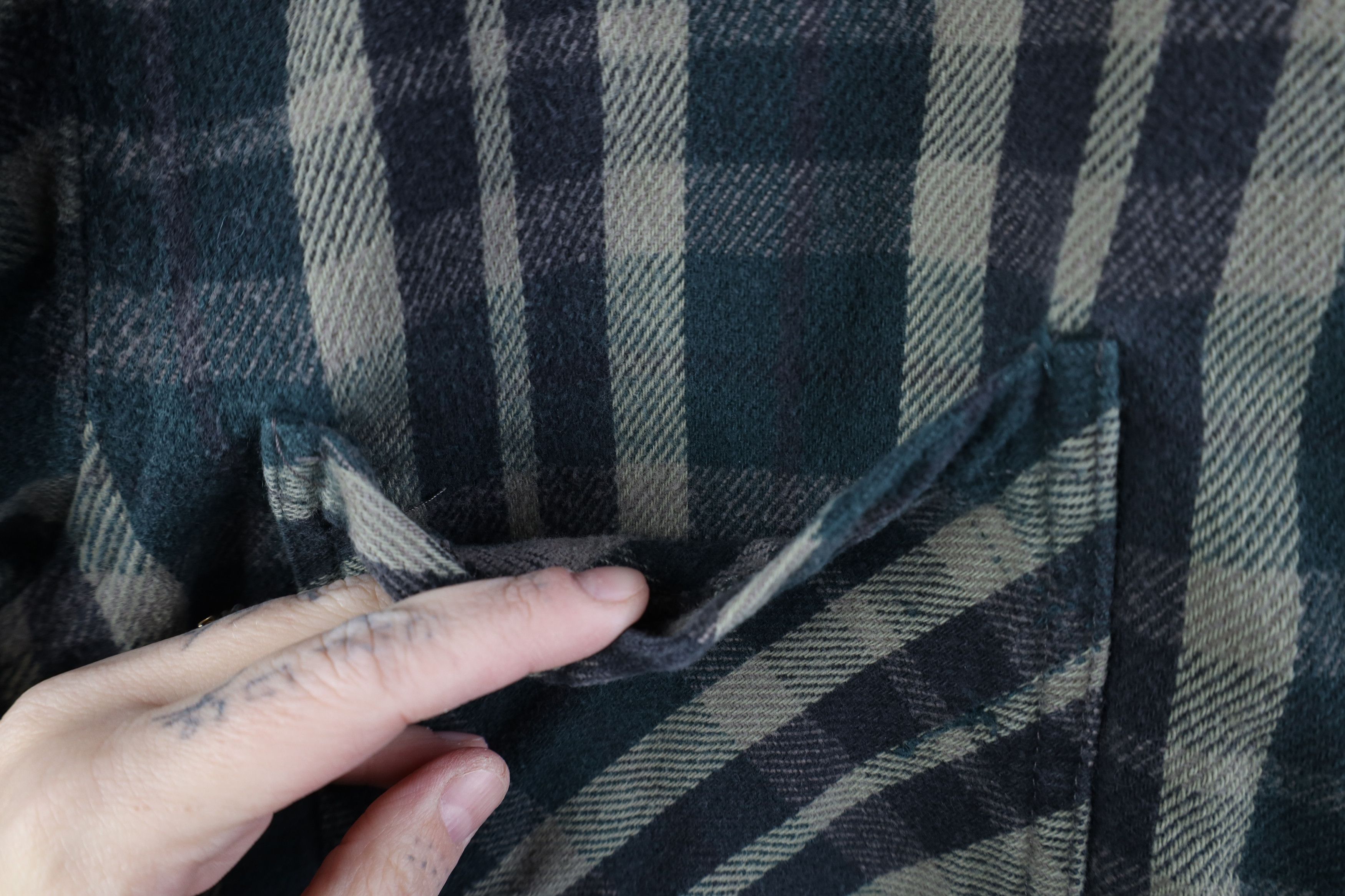 Vintage Vintage 90s Streetwear Heavyweight Button Shirt Plaid Size US M / EU 48-50 / 2 - 4 Thumbnail