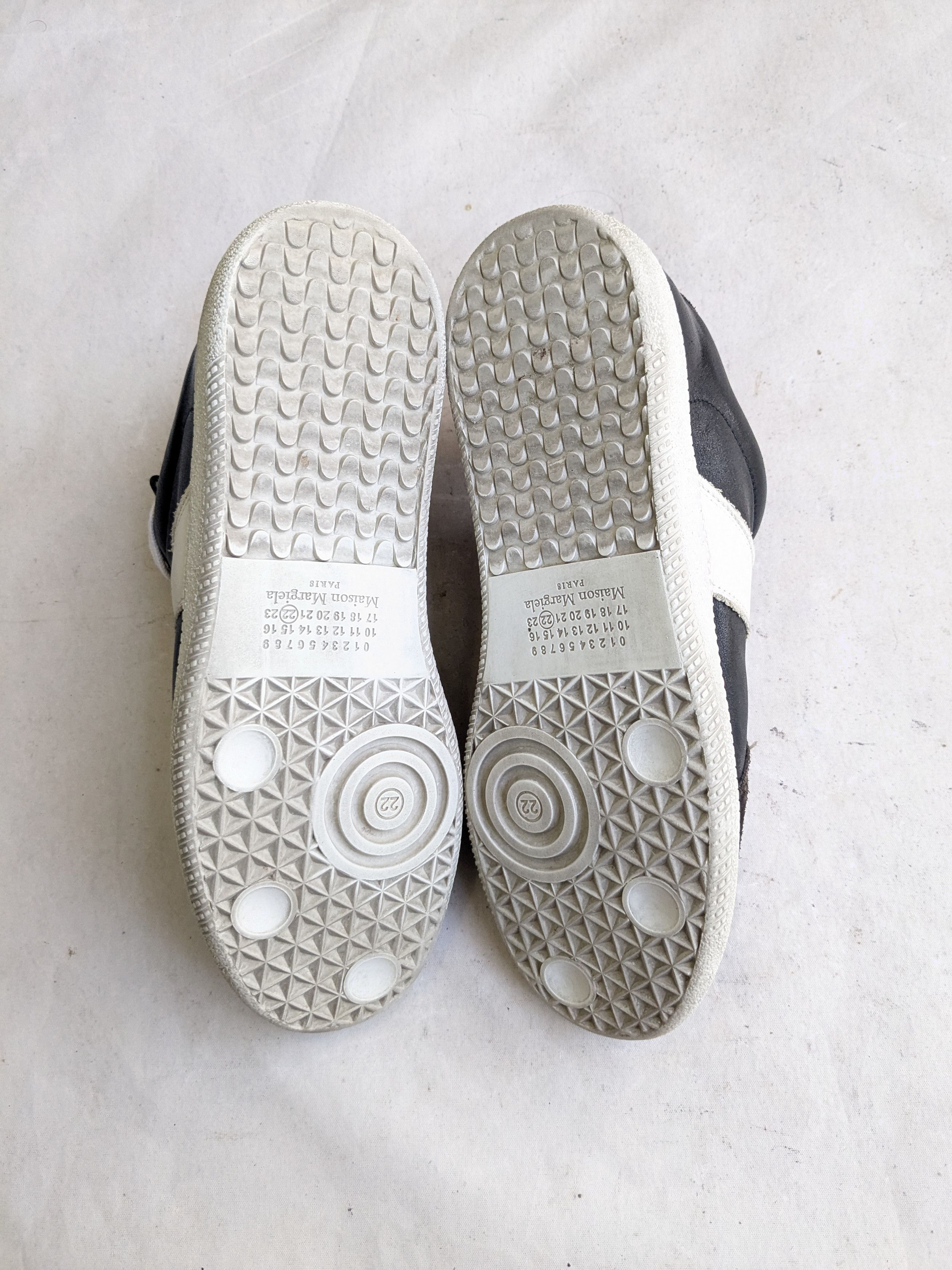 Maison Margiela Maison Margiela Gat Sneaker Low Black White 40 7 Suede Size US 7 / EU 40 - 14 Thumbnail
