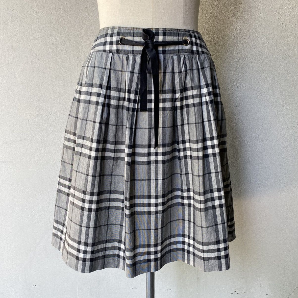 Burberry Burberry Gray Checkered Flared Skirt with Lining Size 26" / US 2 / IT 38 - 14 Thumbnail