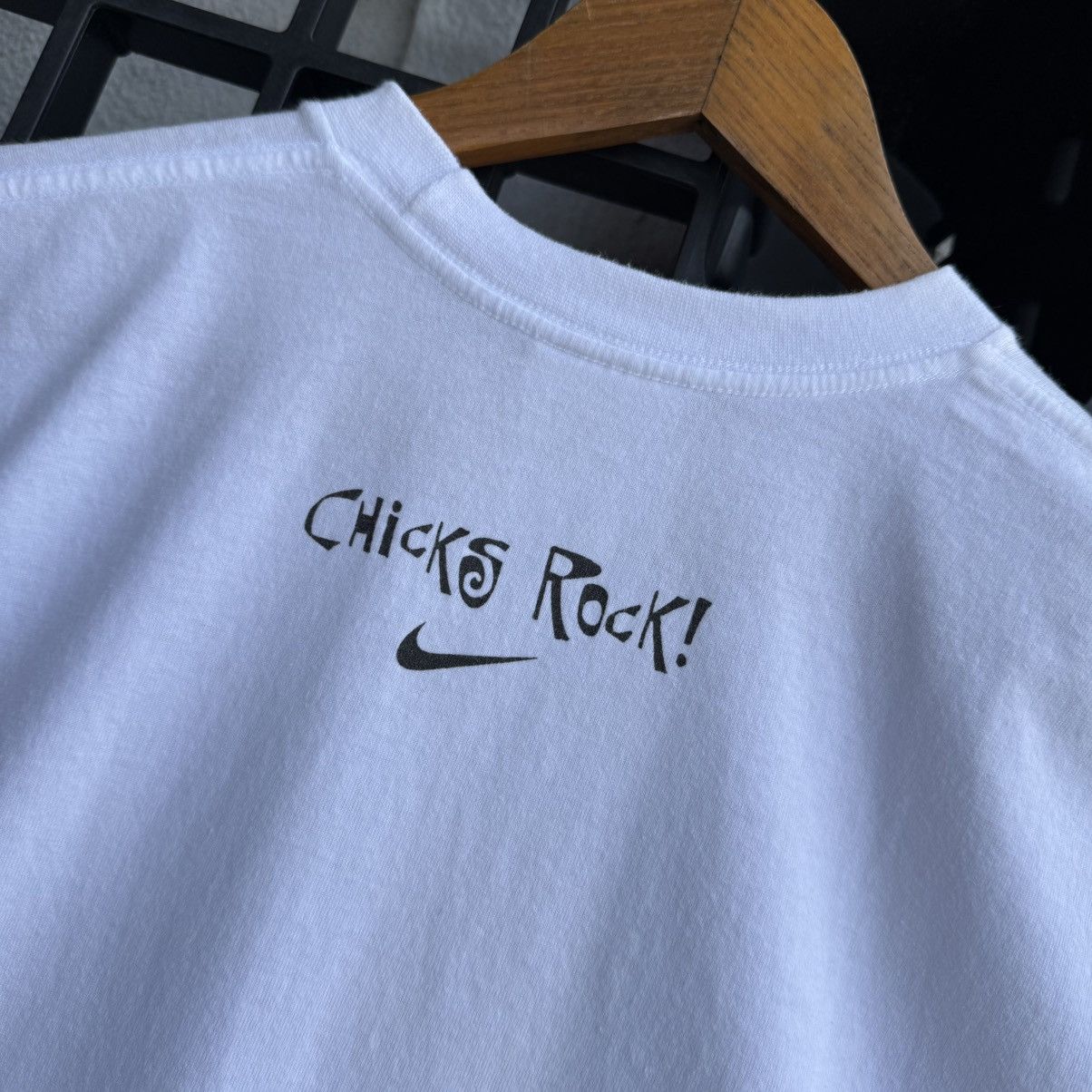 Nike Vintage Y2K Nike Chicks Rock Graphic Tee Size M / US 6-8 / IT 42-44 - 12 Thumbnail
