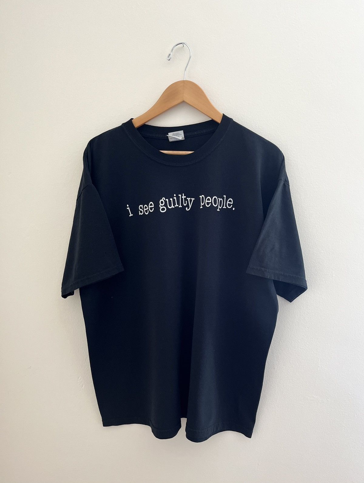 Vintage Vintage Y2K Adult Humor “I See Quilty People” T-Shirt Size US XL / EU 56 / 4 - 1 Thumbnail