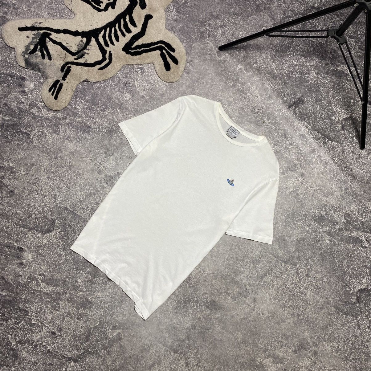 Vivienne Westwood Luxury Vivienne Westwood small logo basic designer tee sizeL Size US L / EU 52-54 / 3 - 1 Thumbnail