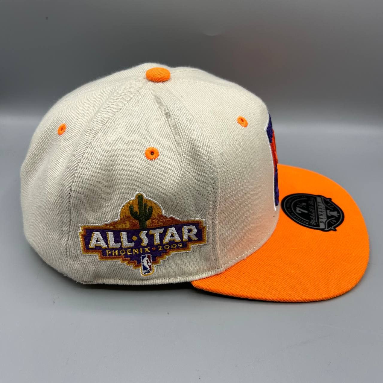 Mitchell & Ness Phoenix Suns Hat Men 7 1/8 White Orange NBA HWC Fitted Cap Size ONE SIZE - 5 Thumbnail